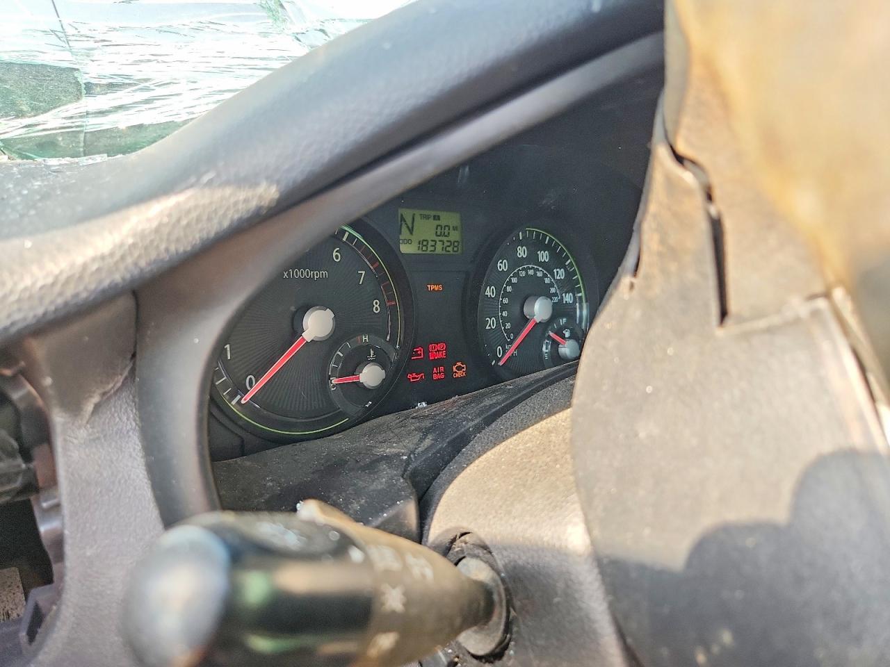 2008 Kia Rio Base Silver vin: KNADE123886426217