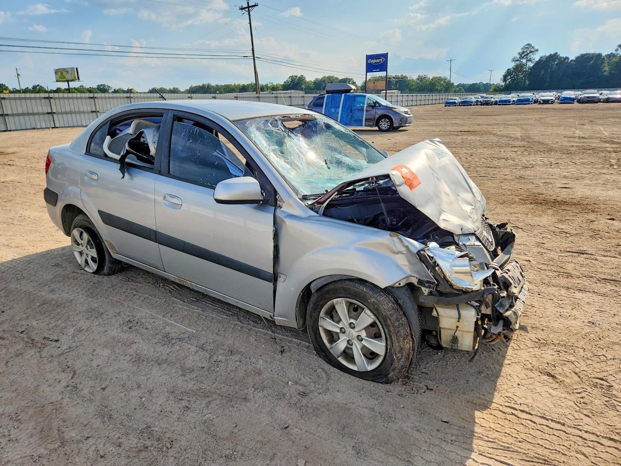 2008 Kia Rio Base Silver vin: KNADE123886426217