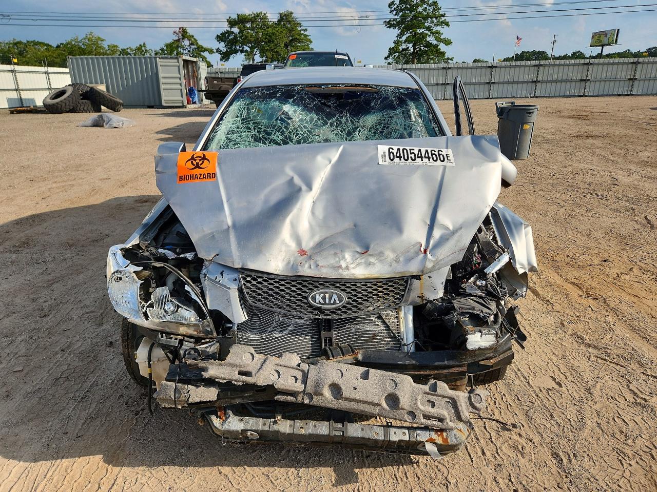 2008 Kia Rio Base Silver vin: KNADE123886426217