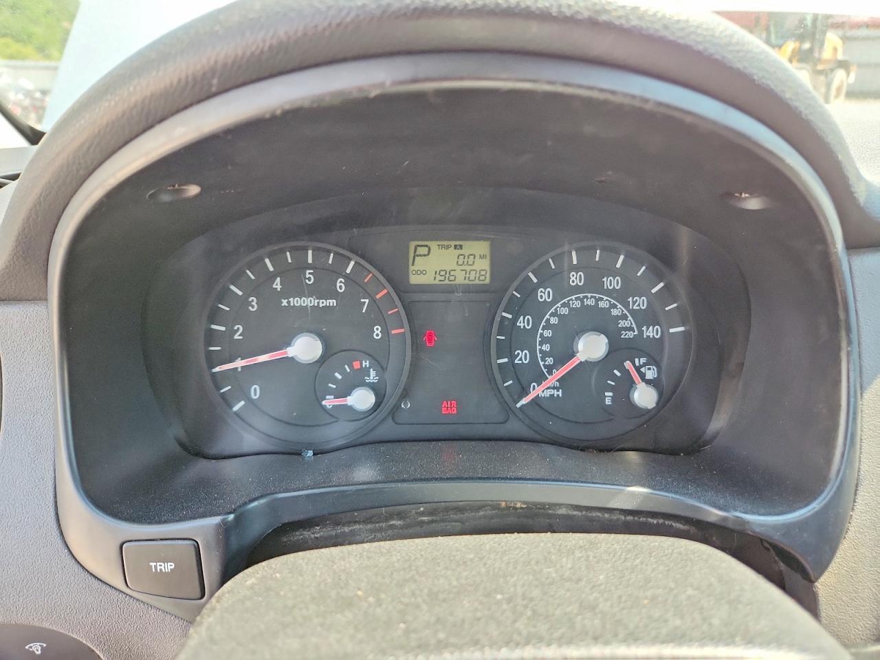 2006 Kia Rio Base Silver vin: KNADE123966032514