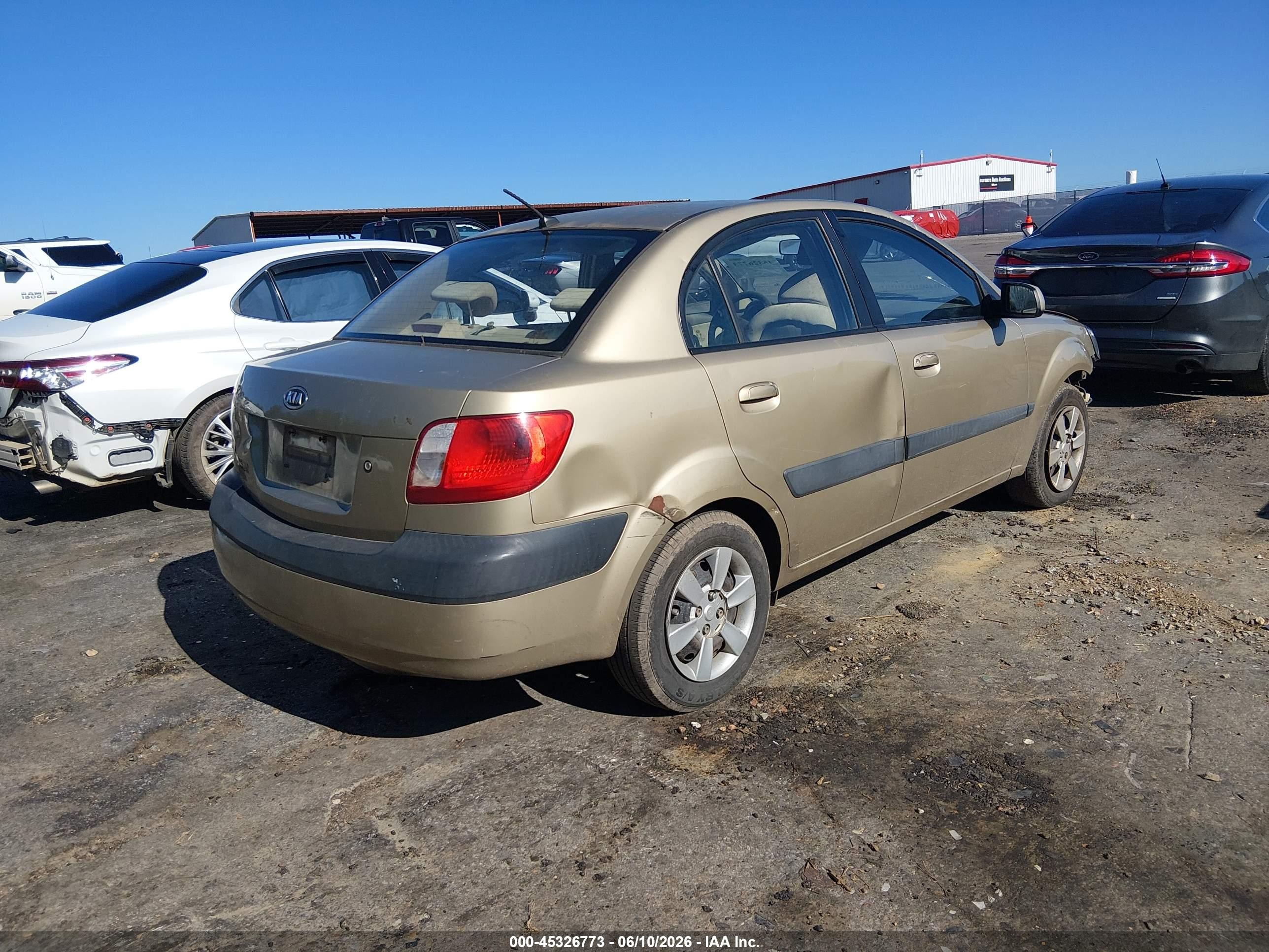 2006 Kia Rio Lx Gold vin: KNADE123966149381