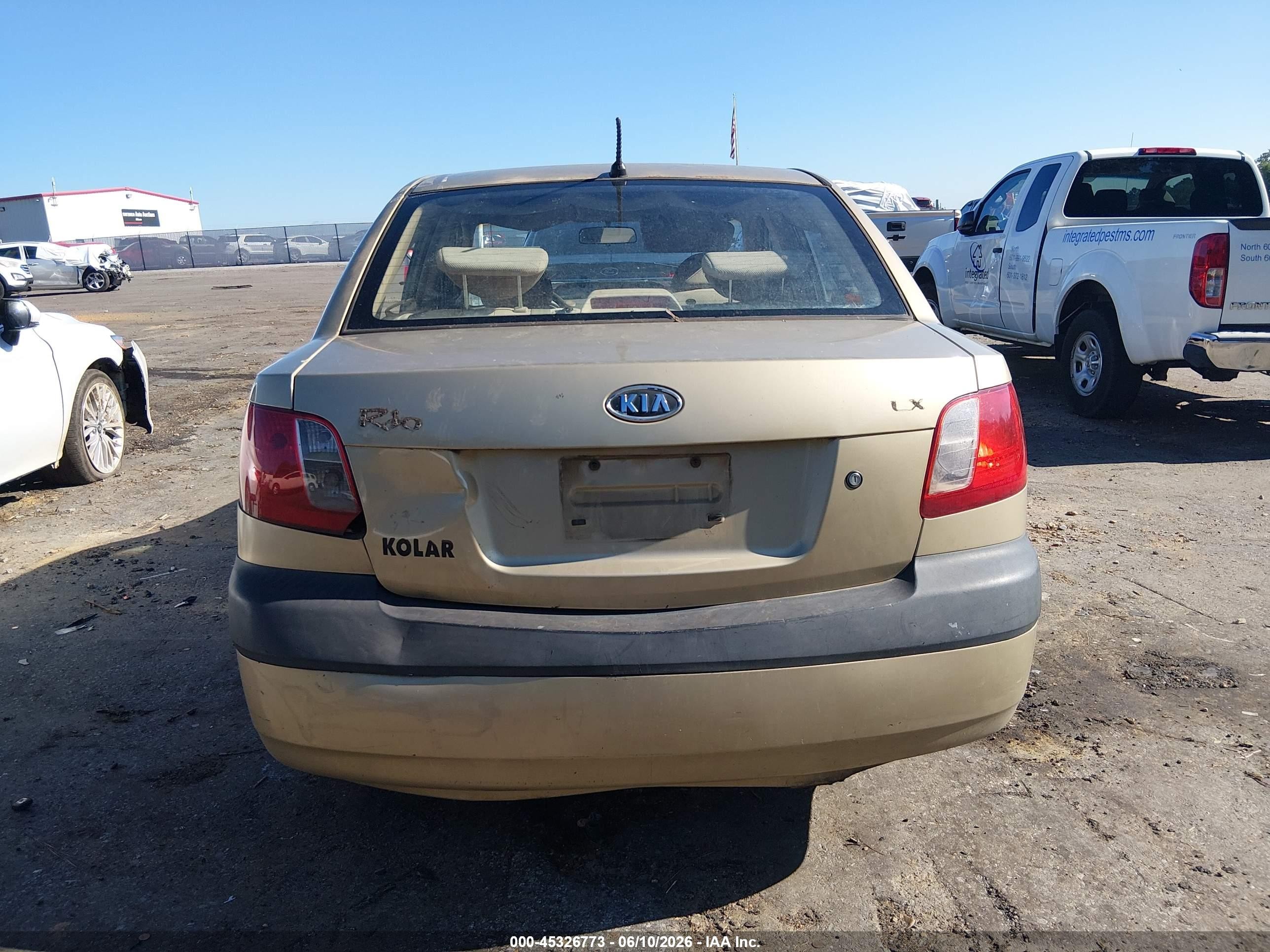 2006 Kia Rio Lx Gold vin: KNADE123966149381