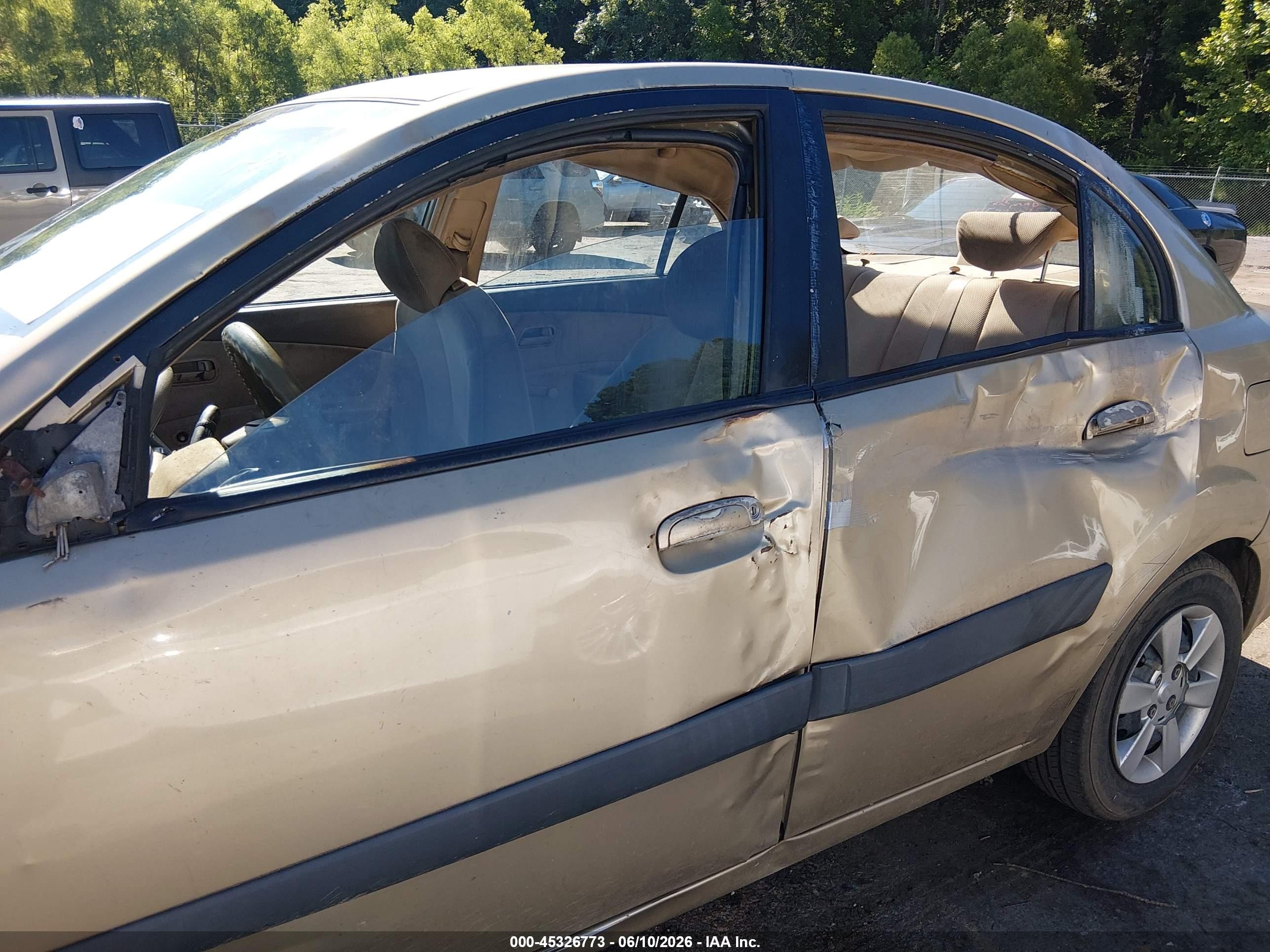 2006 Kia Rio Lx Gold vin: KNADE123966149381