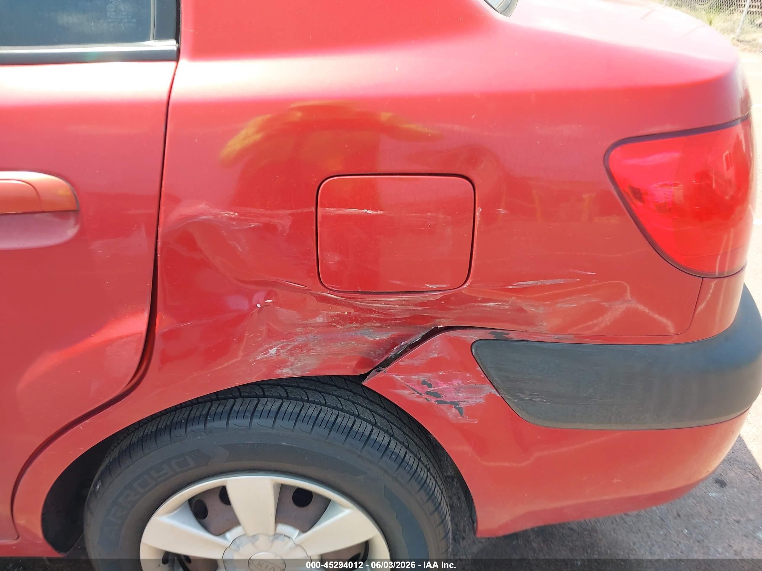 2006 Kia Rio Lx Red vin: KNADE123966170196