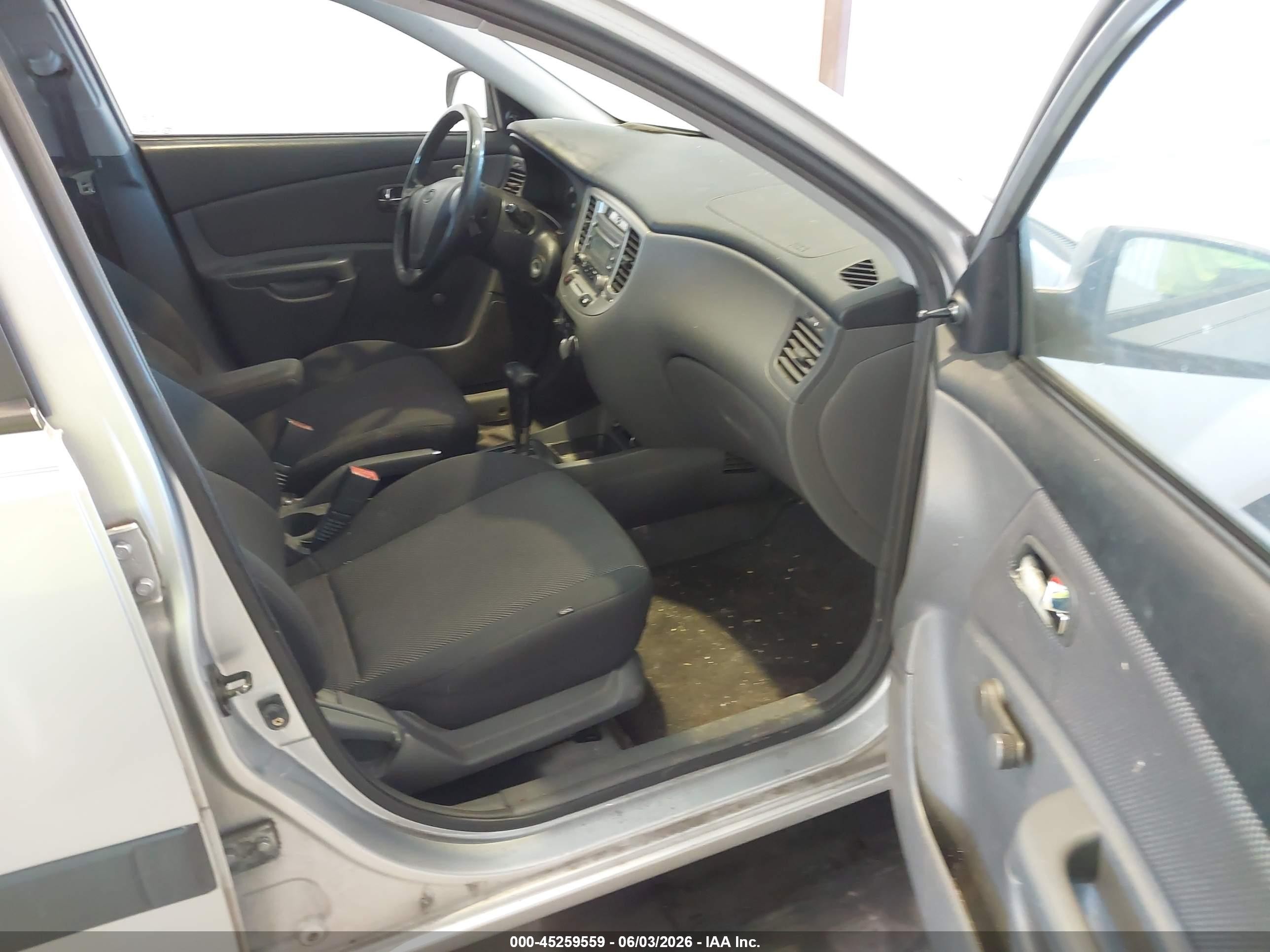 2006 Kia Rio5 Sx Silver vin: KNADE163166059846