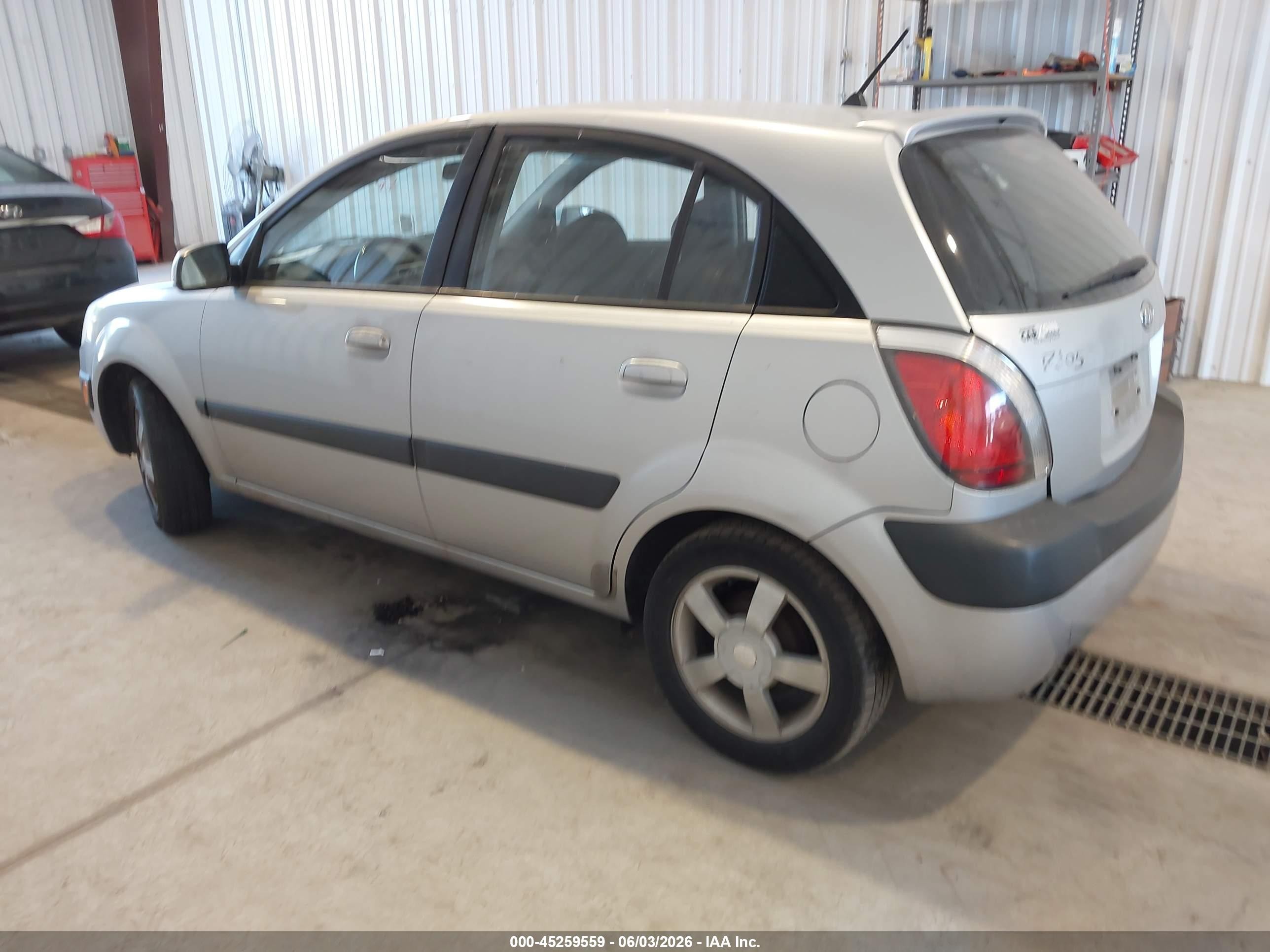 2006 Kia Rio5 Sx Silver vin: KNADE163166059846