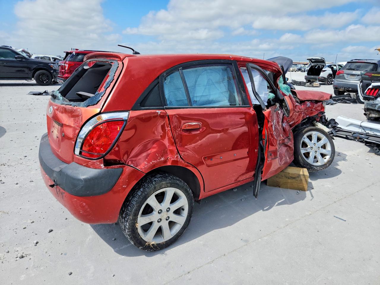 2007 Kia Rio 5 Sx Red vin: KNADE163276235840
