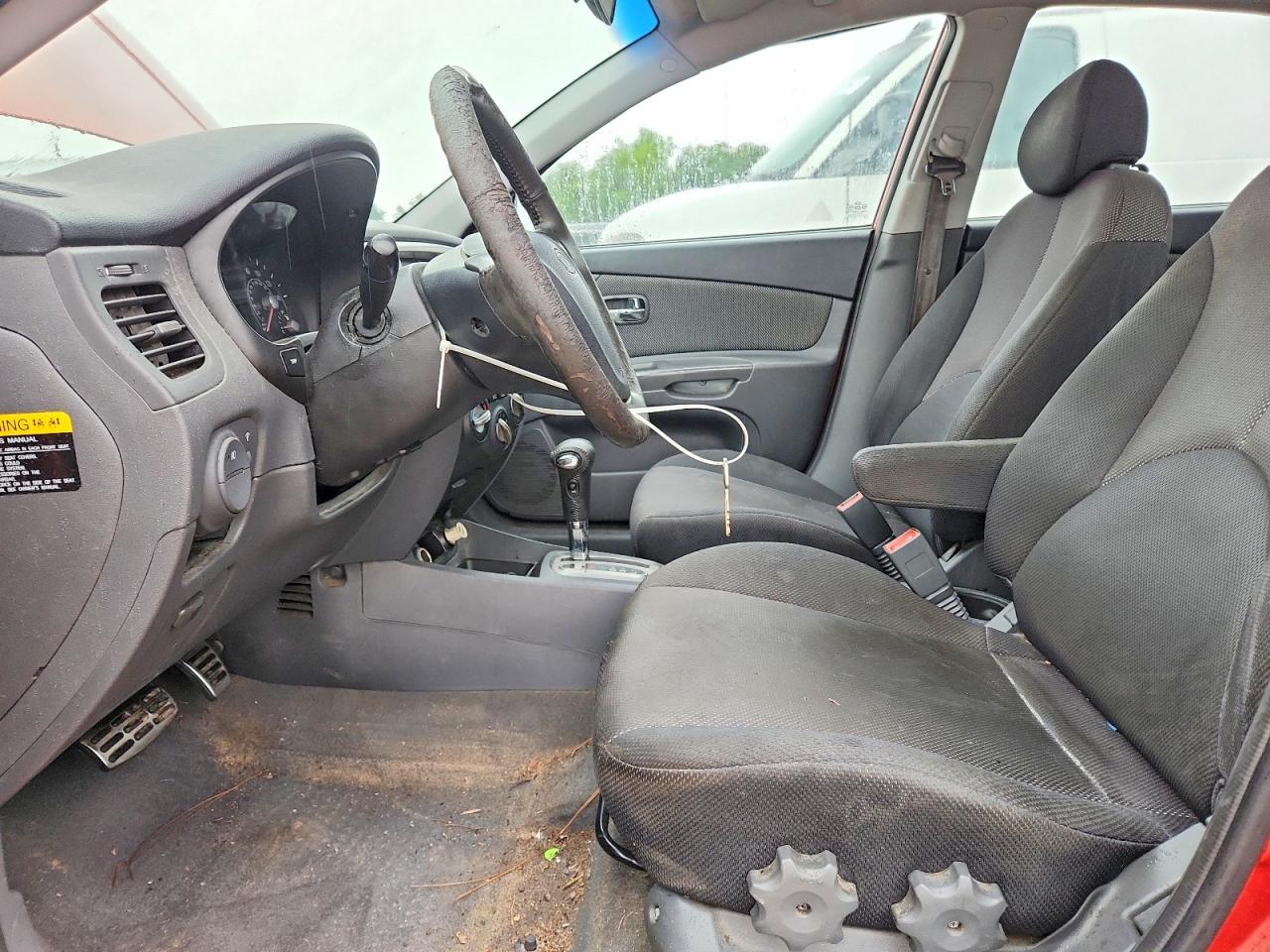 2006 Kia Rio 5 Red vin: KNADE163366092489
