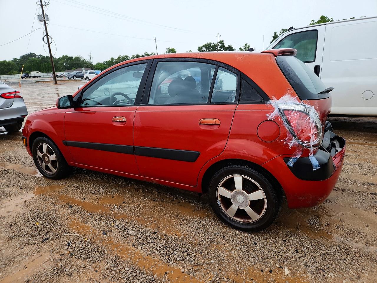 2006 Kia Rio 5 Red vin: KNADE163366092489