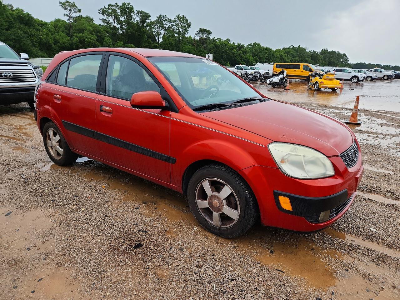 2006 Kia Rio 5 Red vin: KNADE163366092489