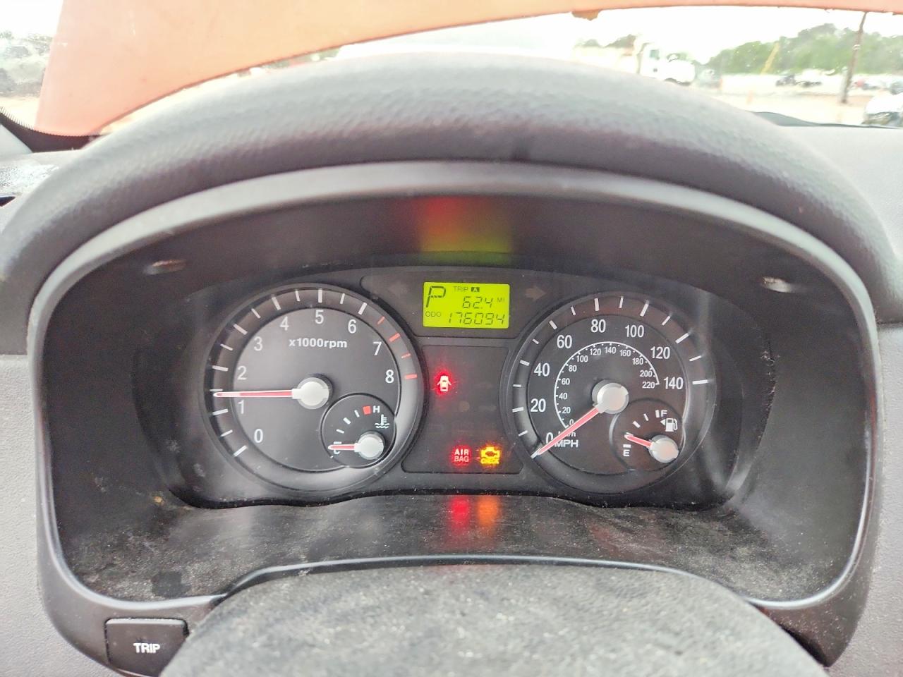 2006 Kia Rio 5 Red vin: KNADE163366092489