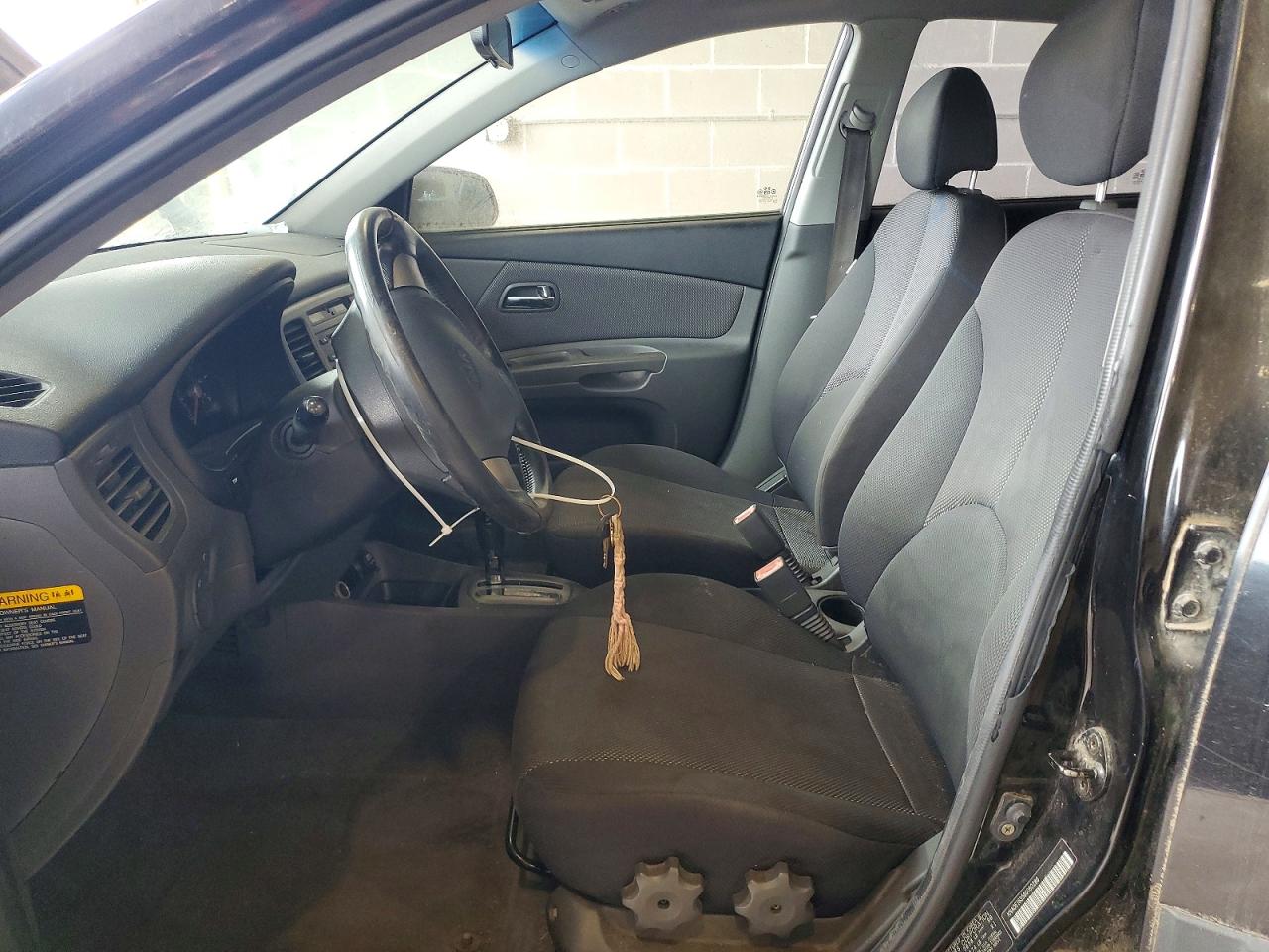 2006 Kia Rio 5 Black vin: KNADE163566060286