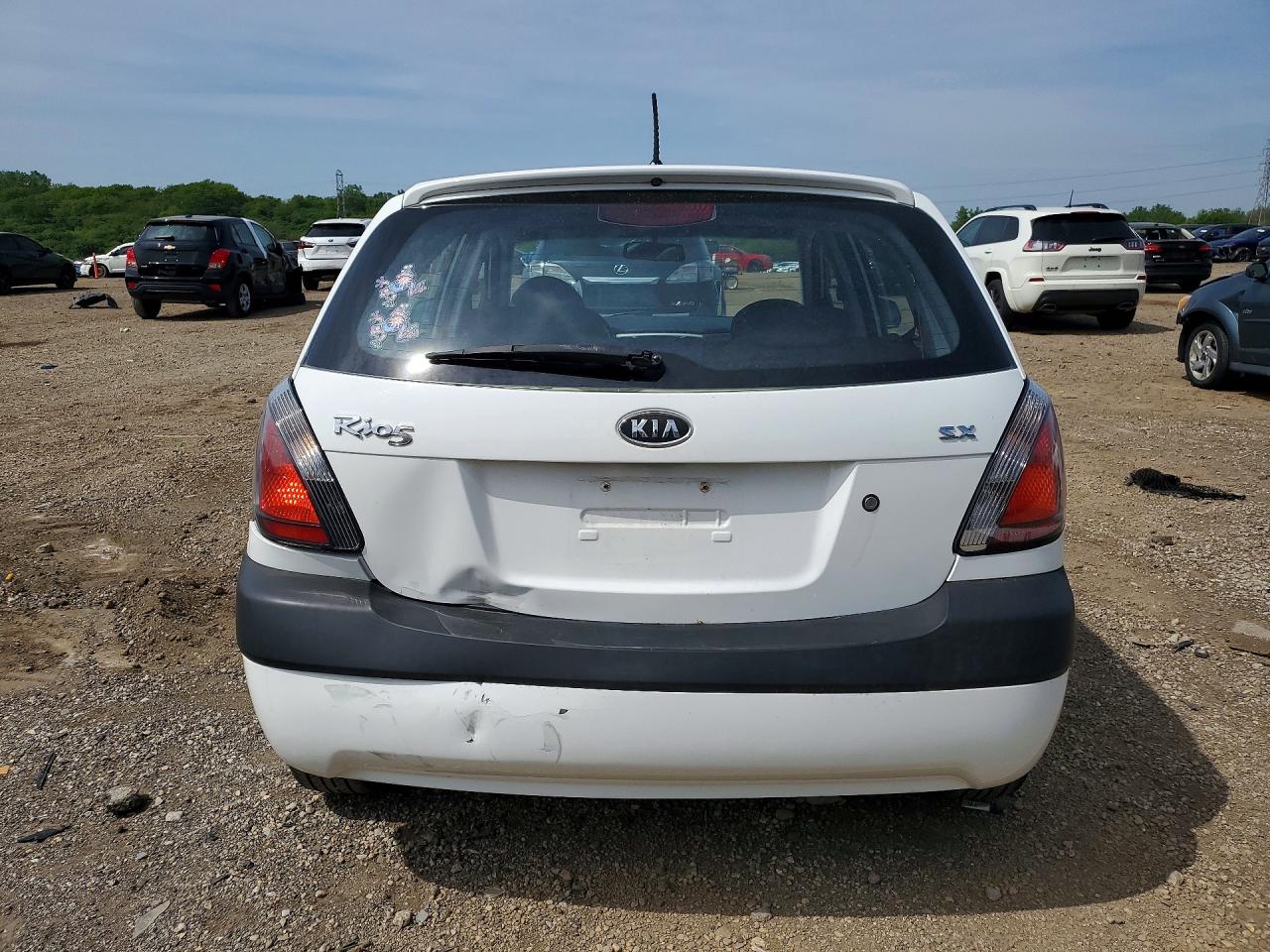 2008 Kia Rio 5 Sx White vin: KNADE163686345971