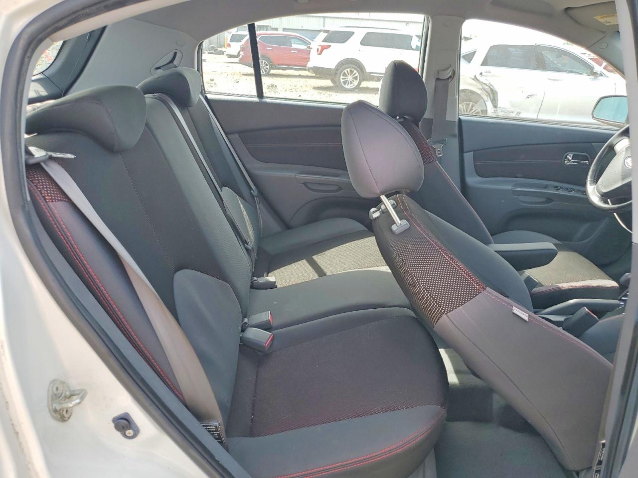 2008 Kia Rio 5 Sx White vin: KNADE163686345971