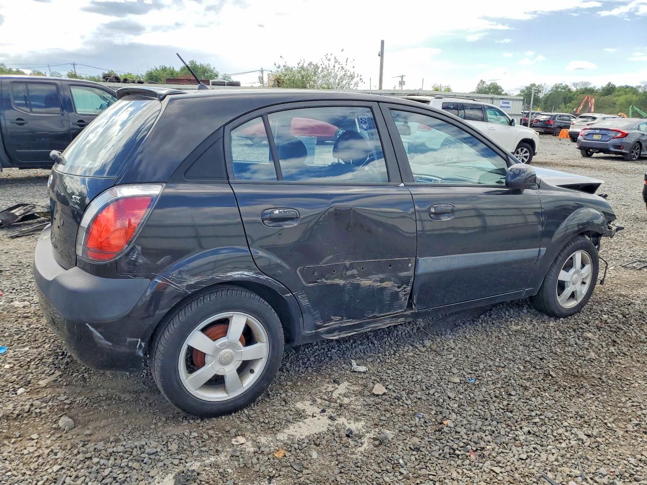 2006 Kia Rio 5 Black vin: KNADE163966059920