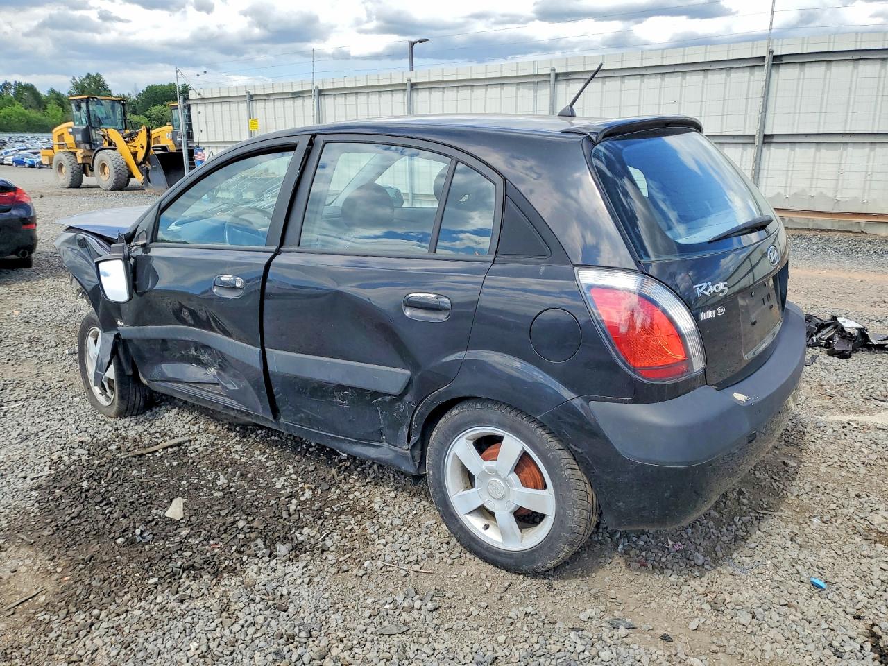 2006 Kia Rio 5 Black vin: KNADE163966059920