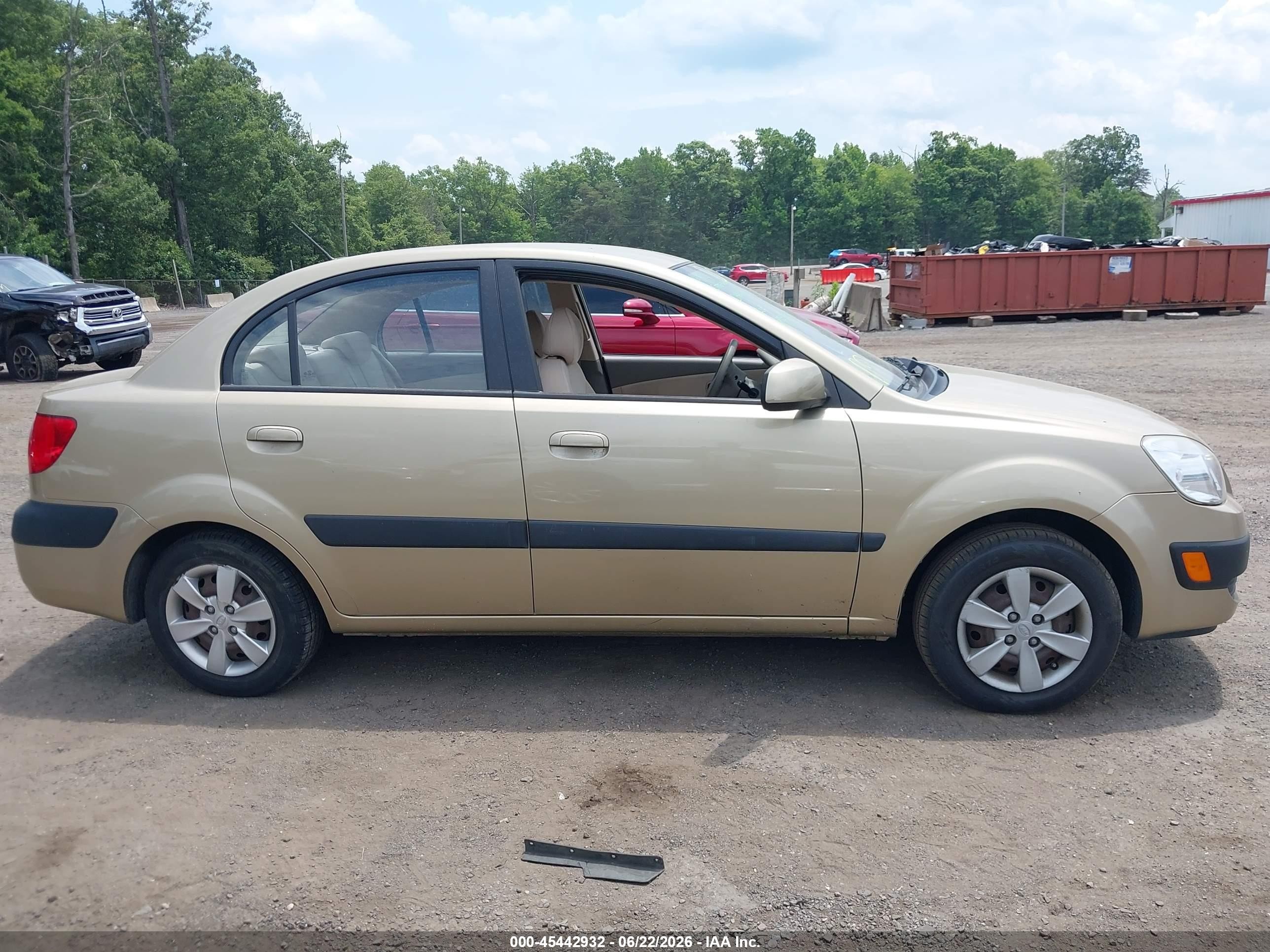 2009 Kia Rio Lx Gold vin: KNADE223096500415