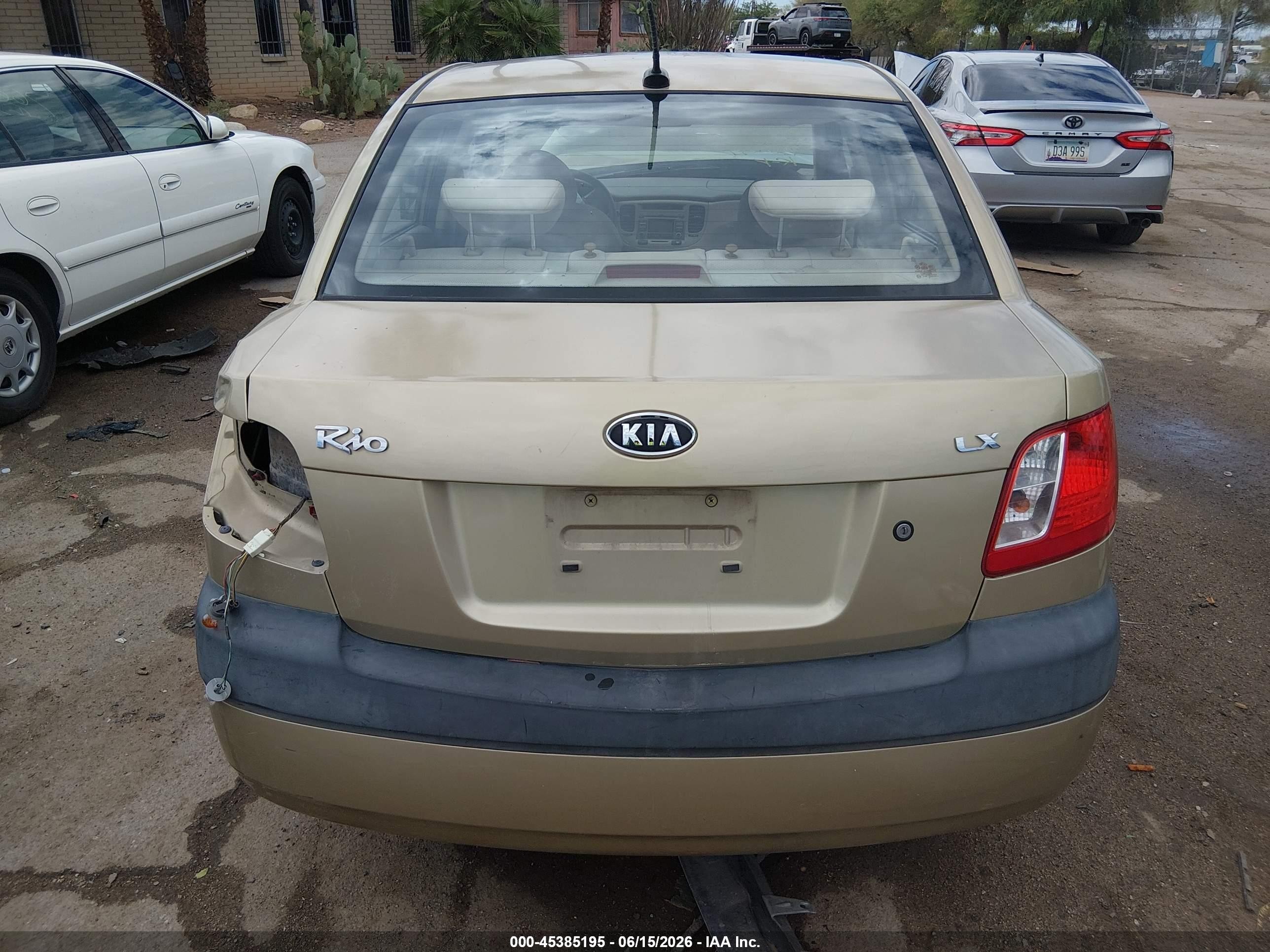 2009 Kia Rio Lx Beige vin: KNADE223196463391