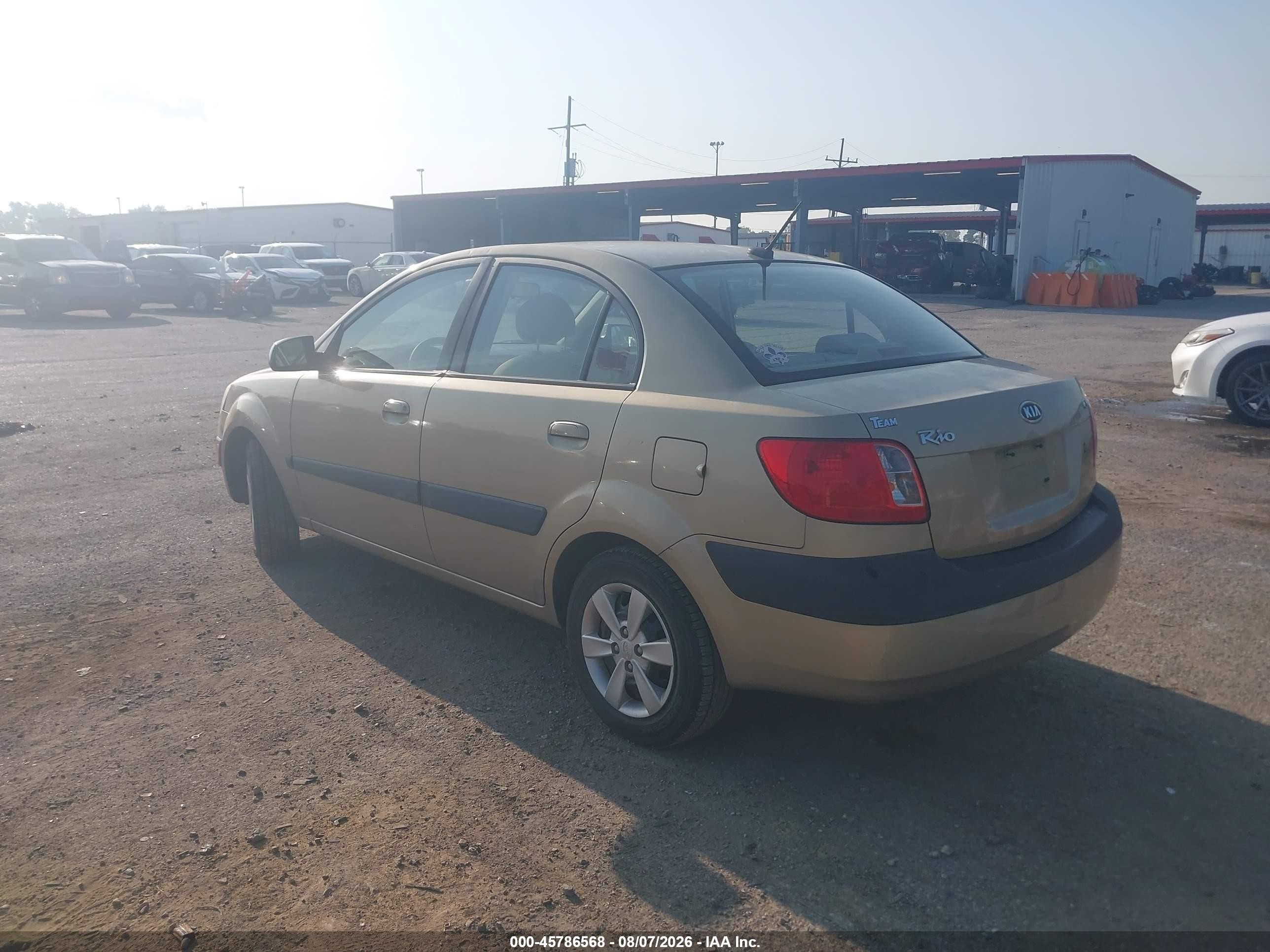 2009 Kia Rio Lx Gold vin: KNADE223296521802