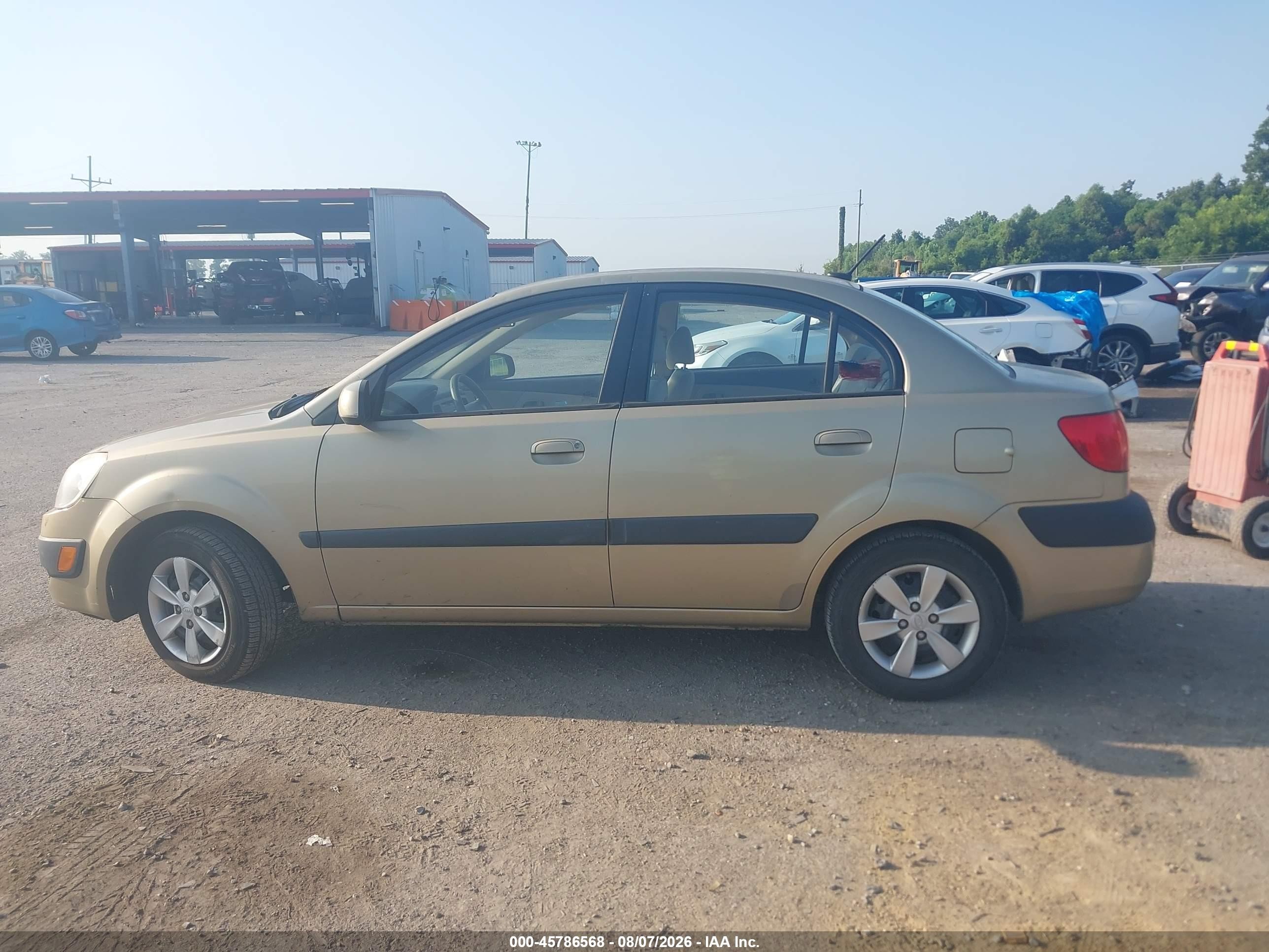 2009 Kia Rio Lx Gold vin: KNADE223296521802
