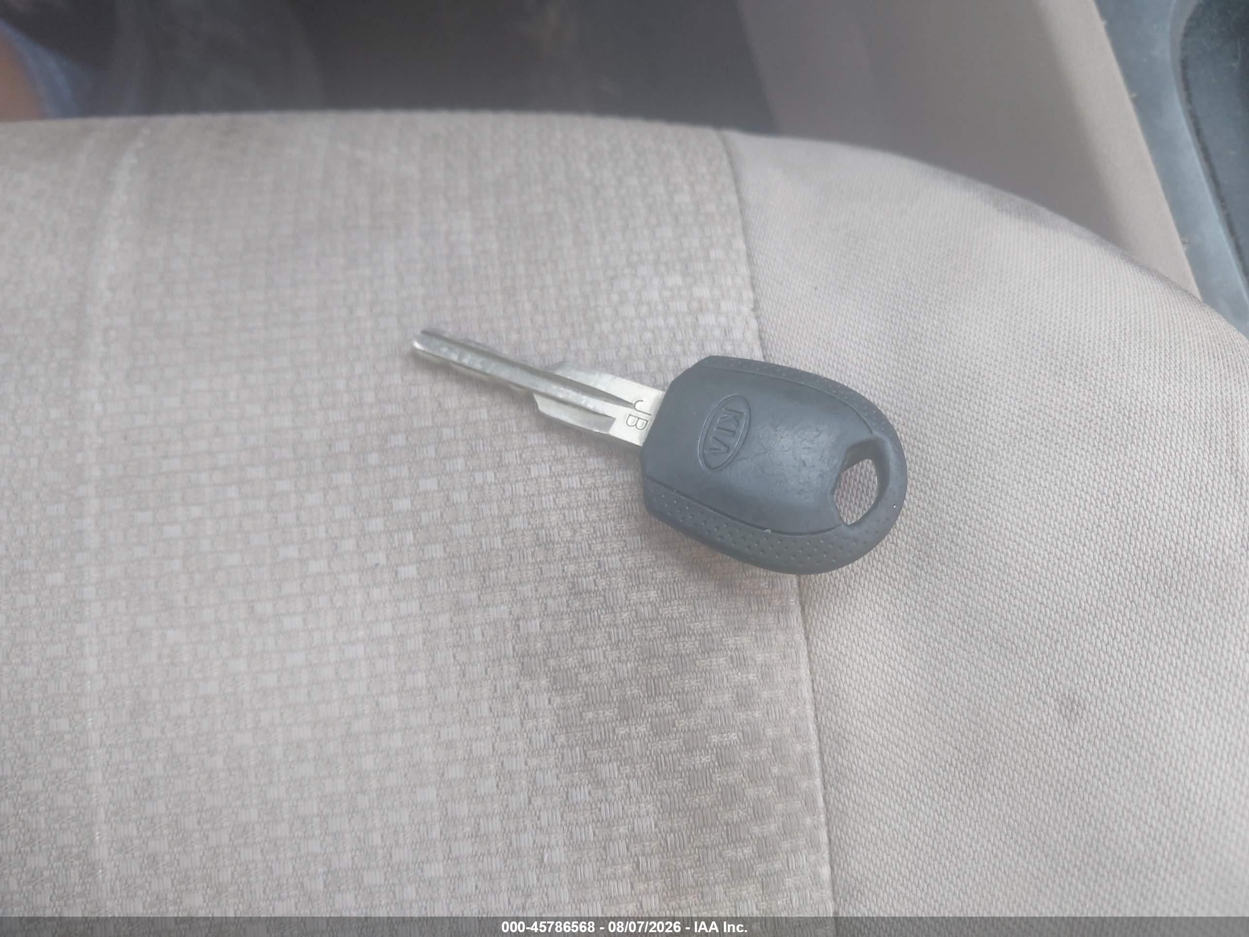 2009 Kia Rio Lx Gold vin: KNADE223296521802