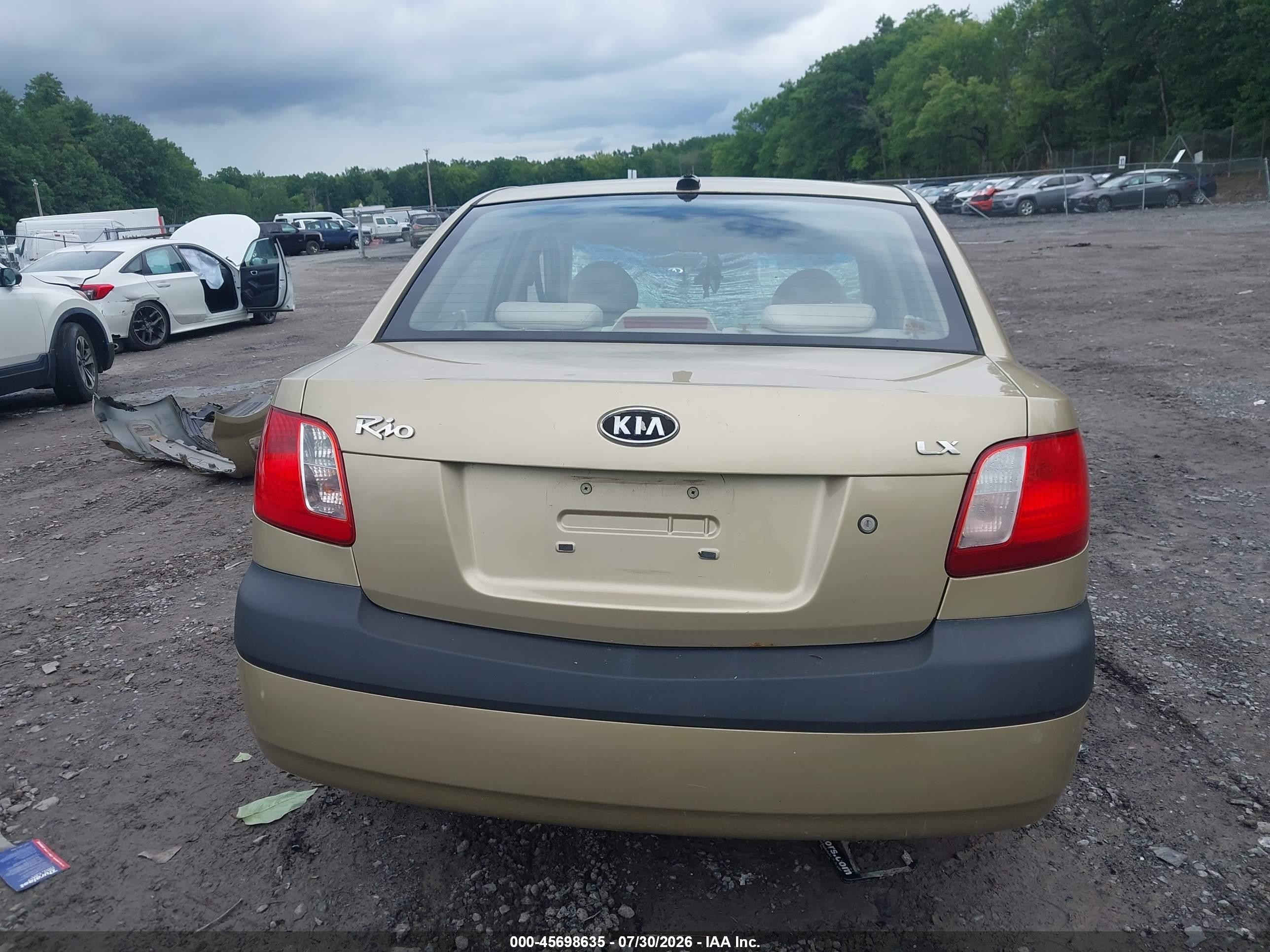 2009 Kia Rio Lx Gold vin: KNADE223396510078