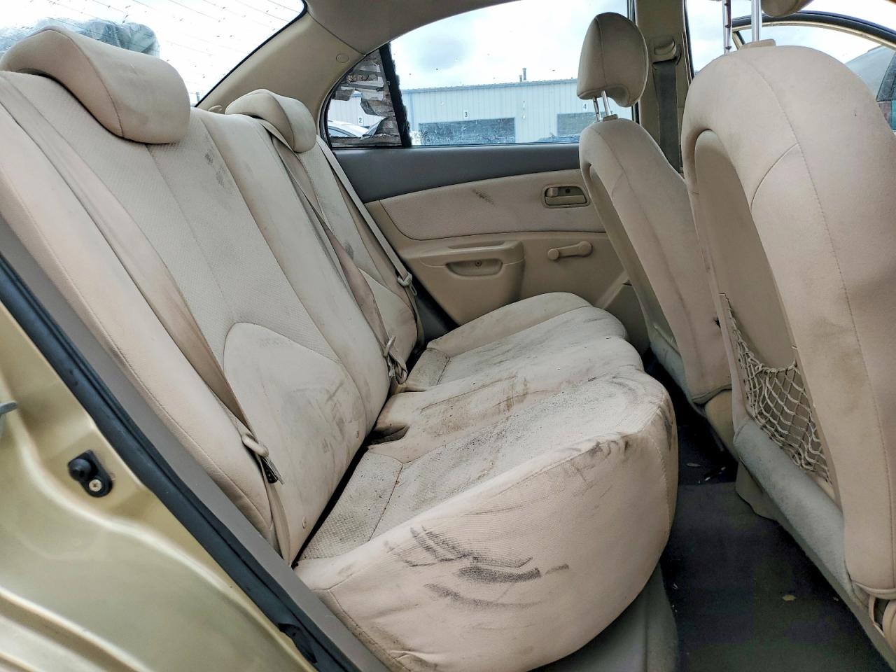2009 Kia Rio Base Beige vin: KNADE223396519198