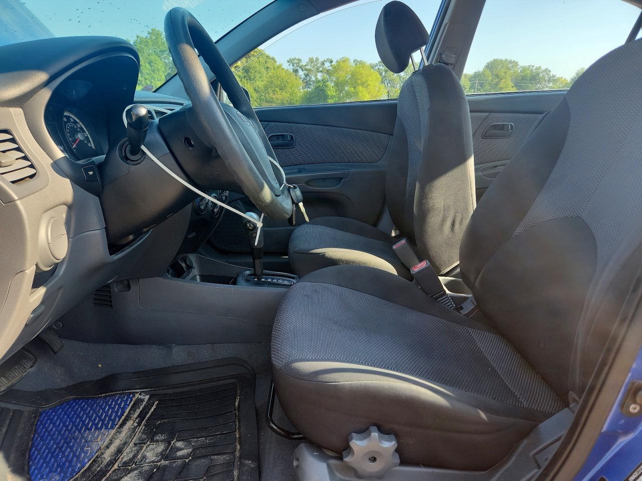 2009 Kia Rio Base Blue vin: KNADE223396576100