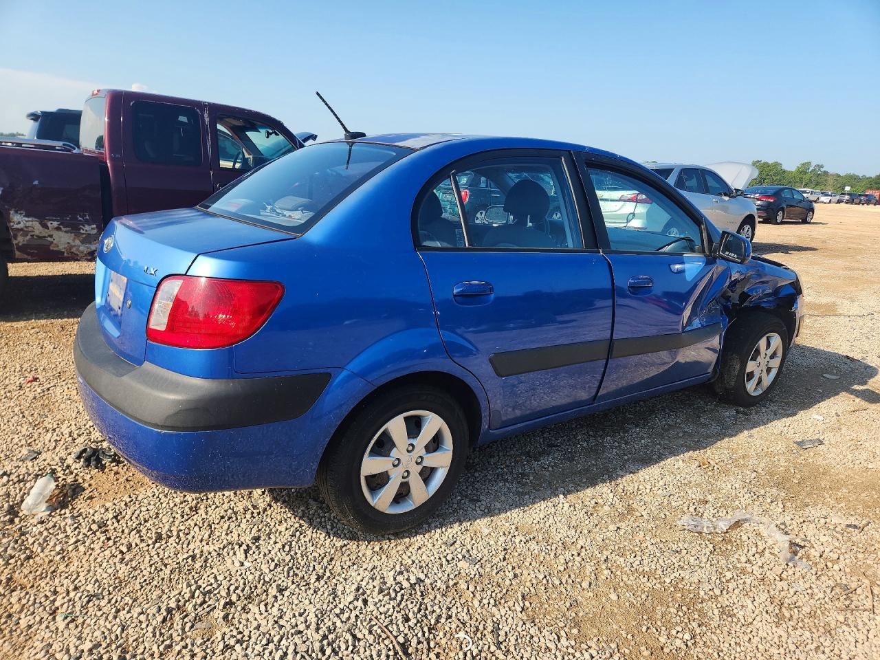 2009 Kia Rio Base Blue vin: KNADE223396576100