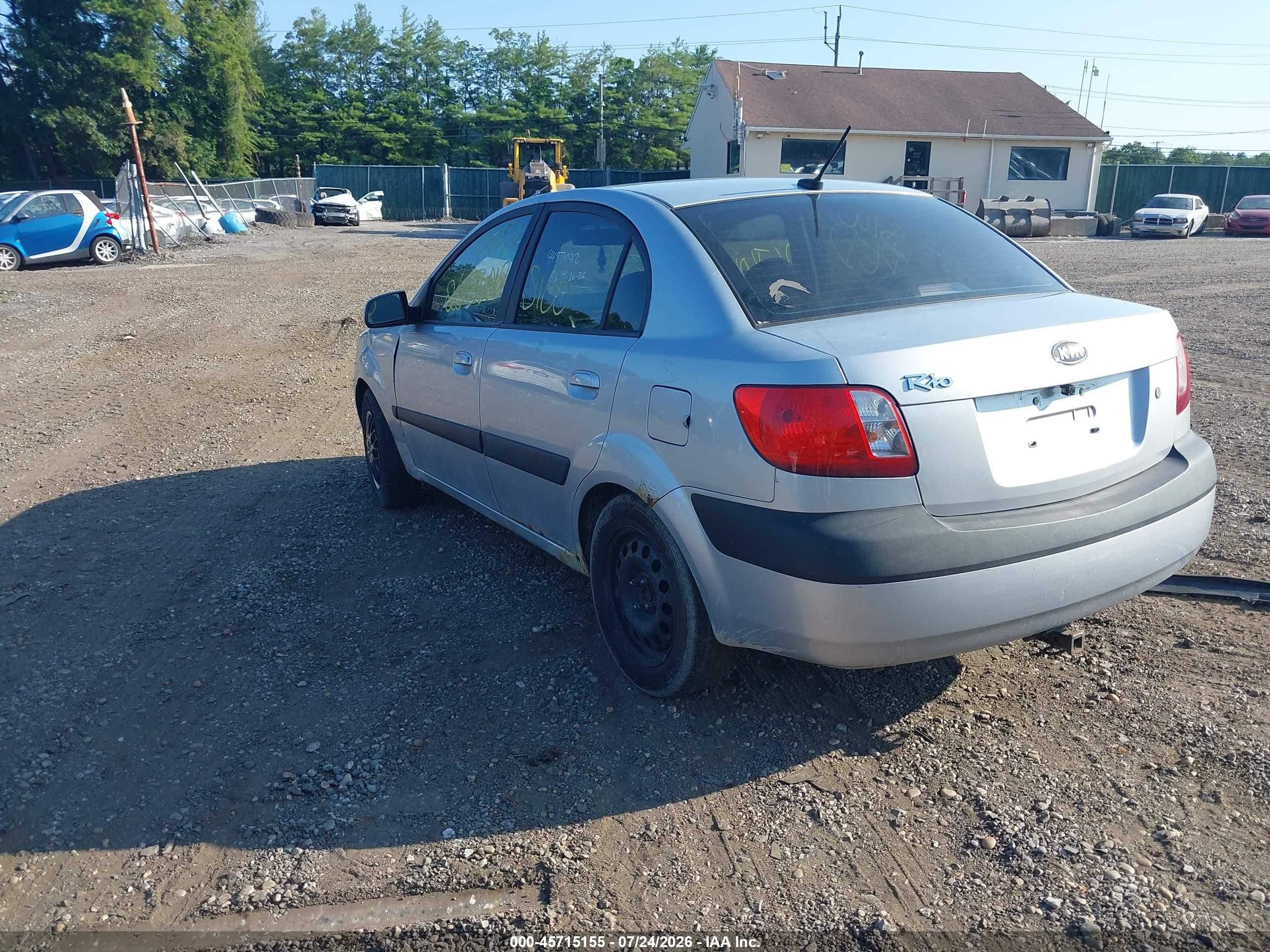 2009 Kia Rio   Silver vin: KNADE223596466326