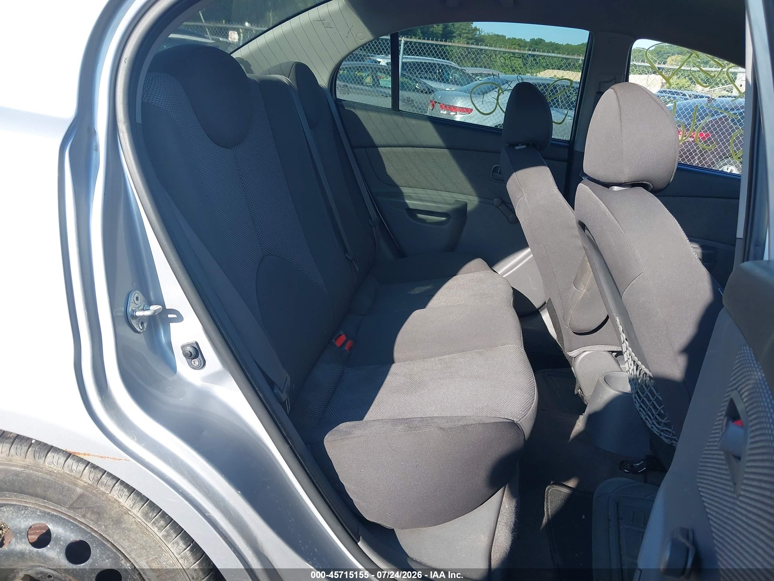 2009 Kia Rio   Silver vin: KNADE223596466326