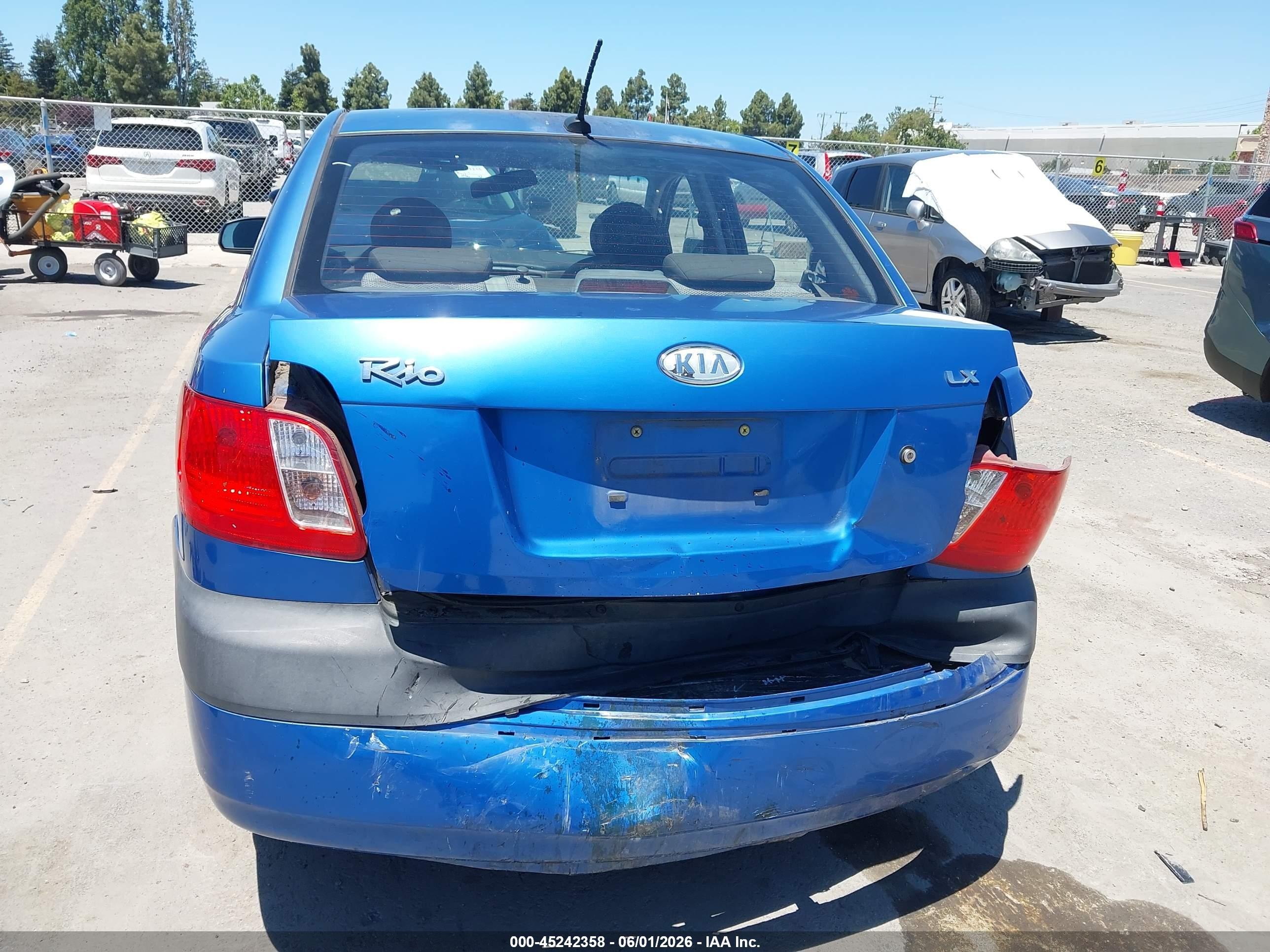 2009 Kia Rio Lx Blue vin: KNADE223796486366