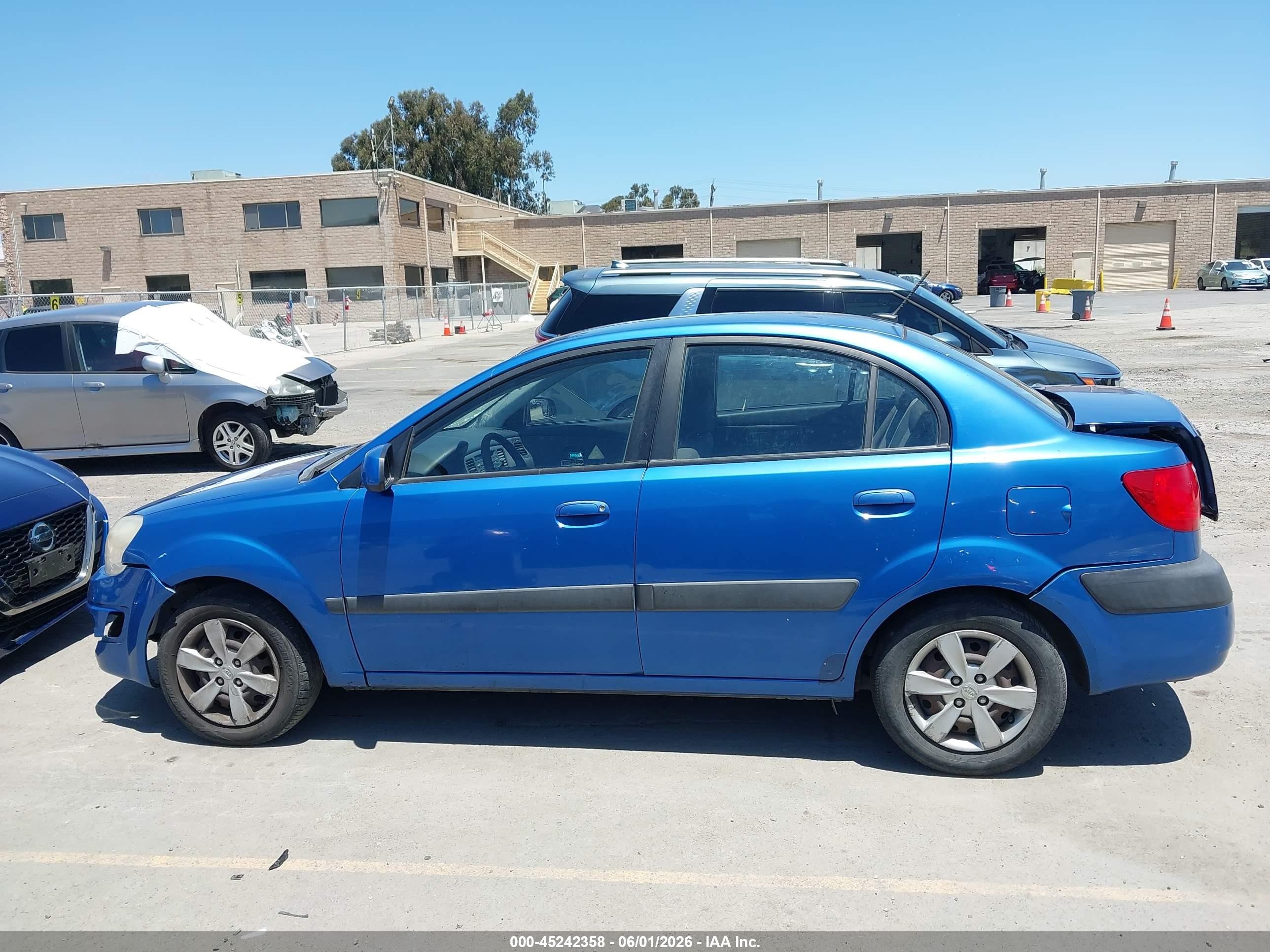 2009 Kia Rio Lx Blue vin: KNADE223796486366