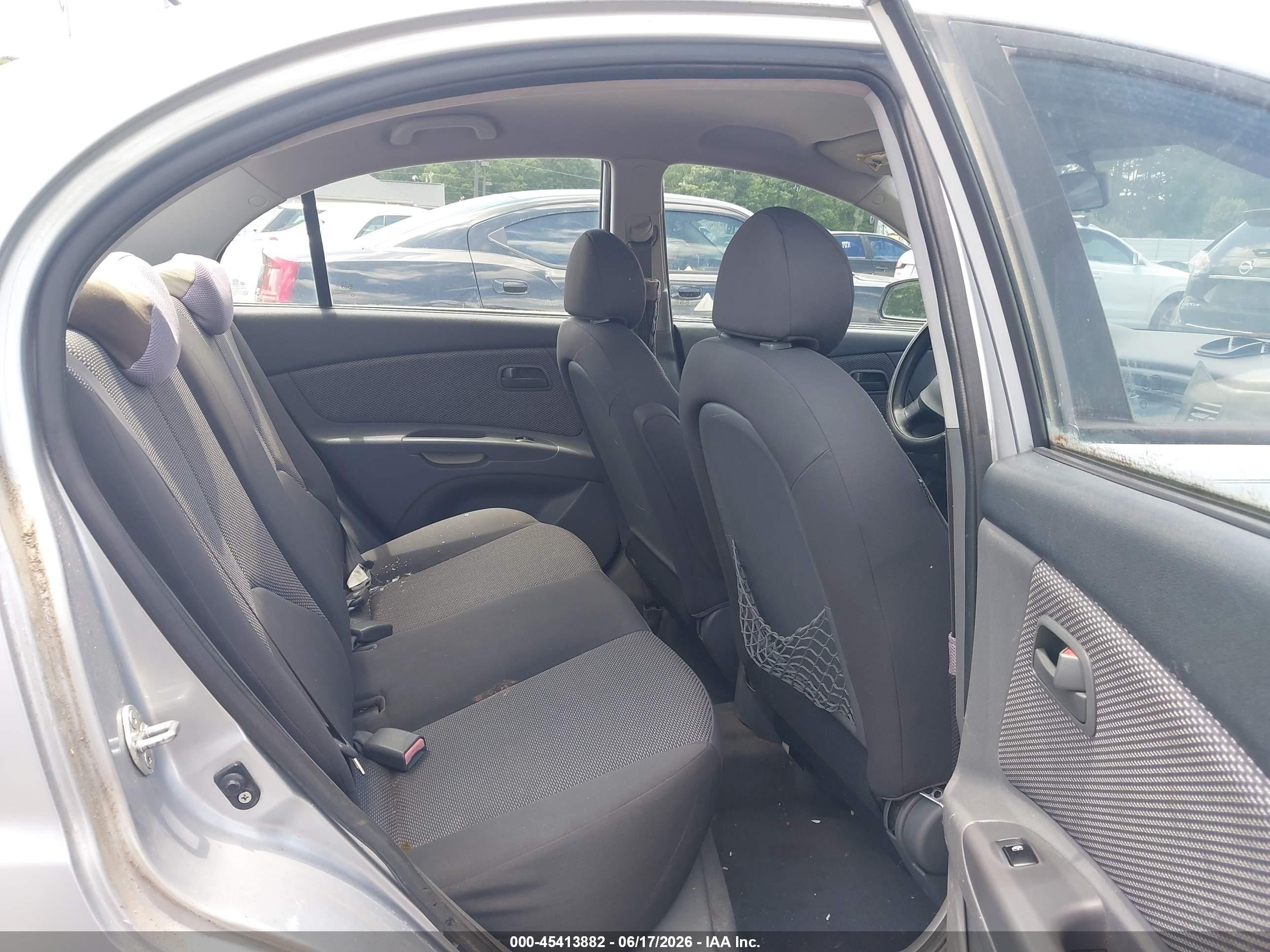 2009 Kia Rio Lx Silver vin: KNADE223796548901