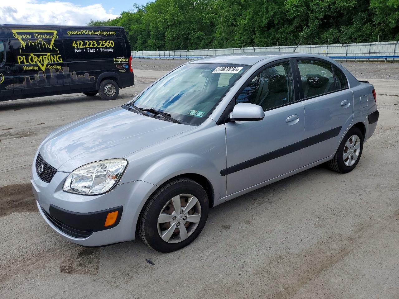 2009 Kia Rio Base Серебряный vin: KNADE223796584619