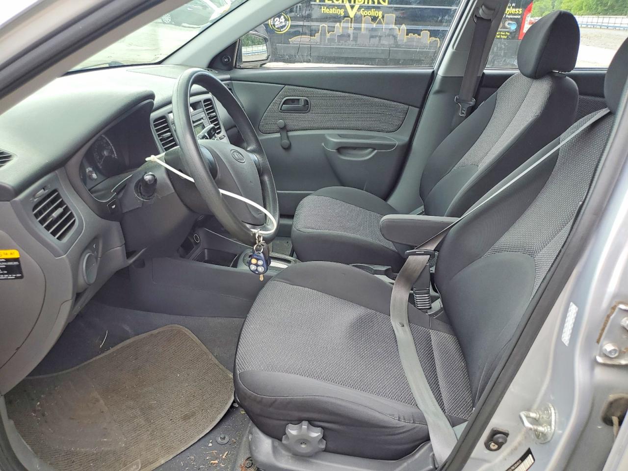 2009 Kia Rio Base Silver vin: KNADE223796584619