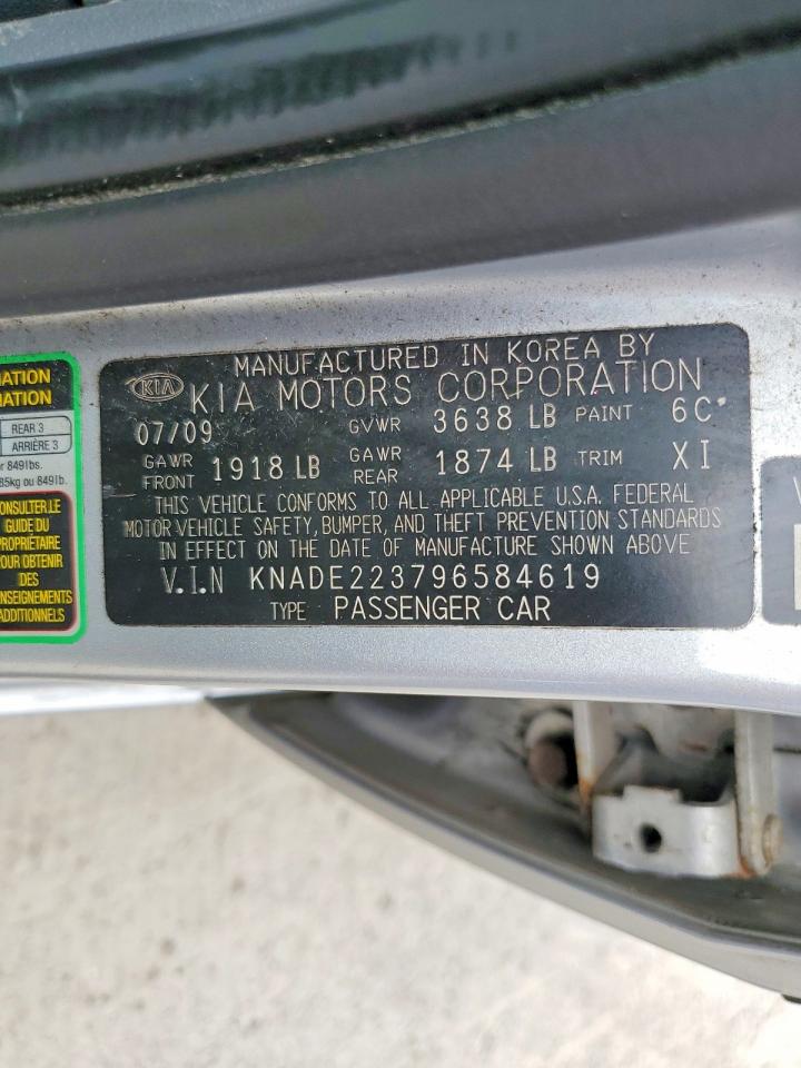 2009 Kia Rio Base Silver vin: KNADE223796584619