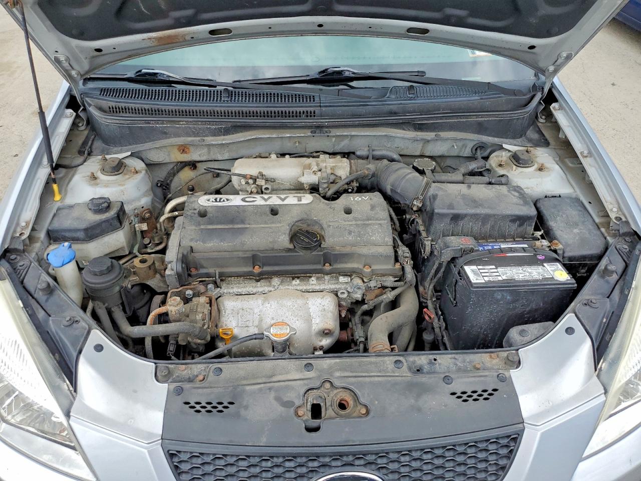 2009 Kia Rio Base Silver vin: KNADE223796584619