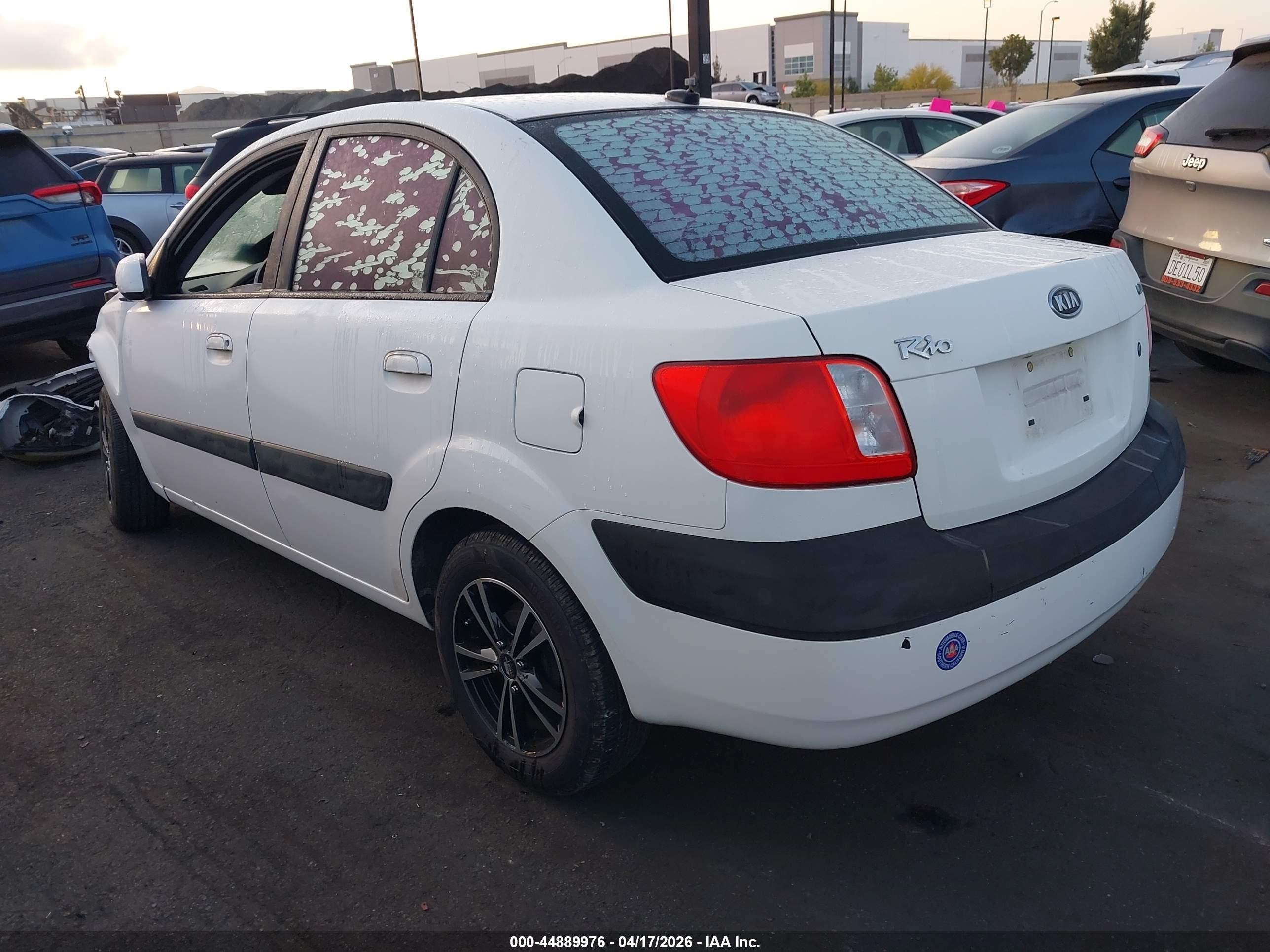 2009 Kia Rio Lx White vin: KNADE223896549233