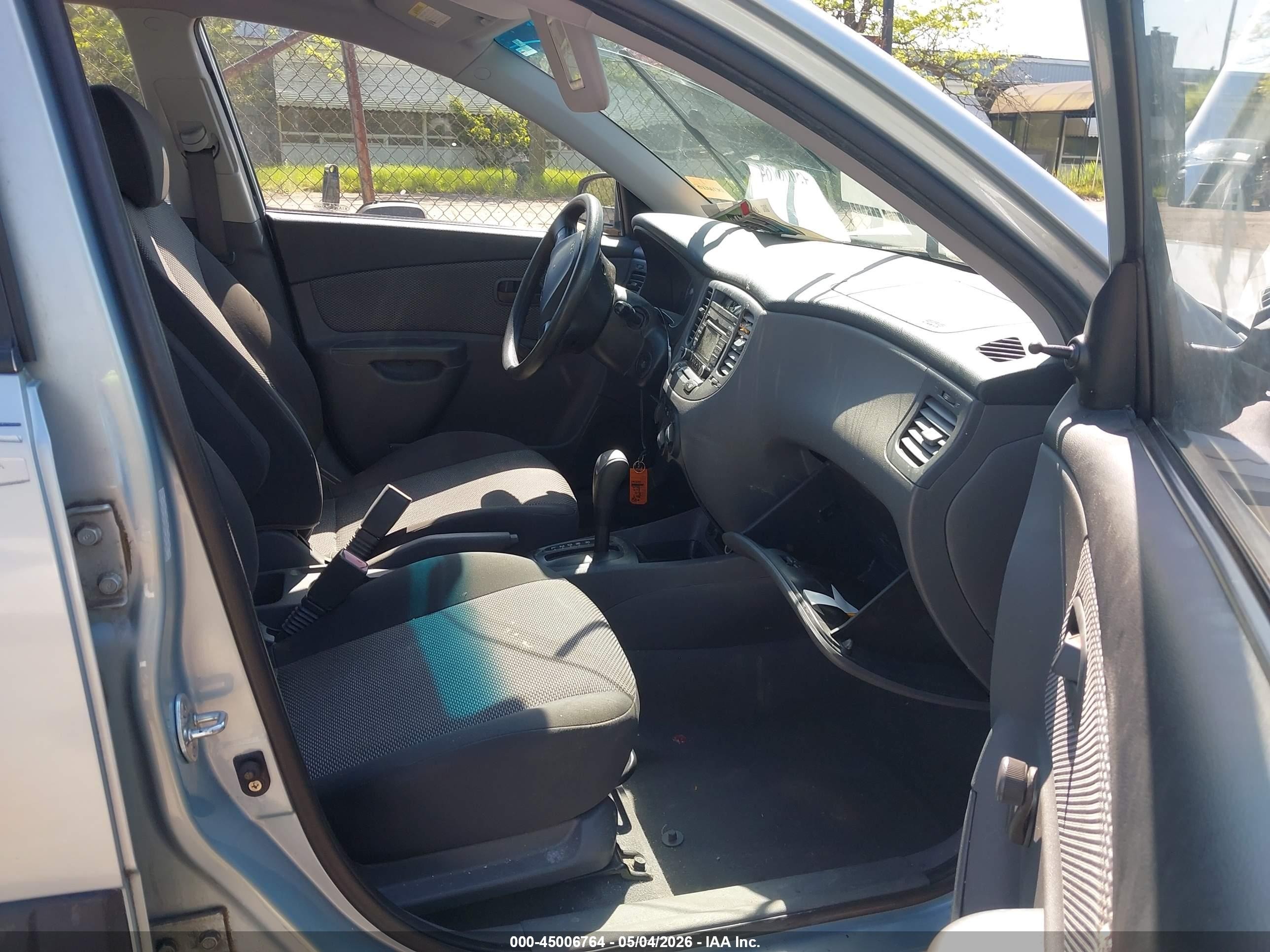 2009 Kia Rio Lx Silver vin: KNADE223996509761