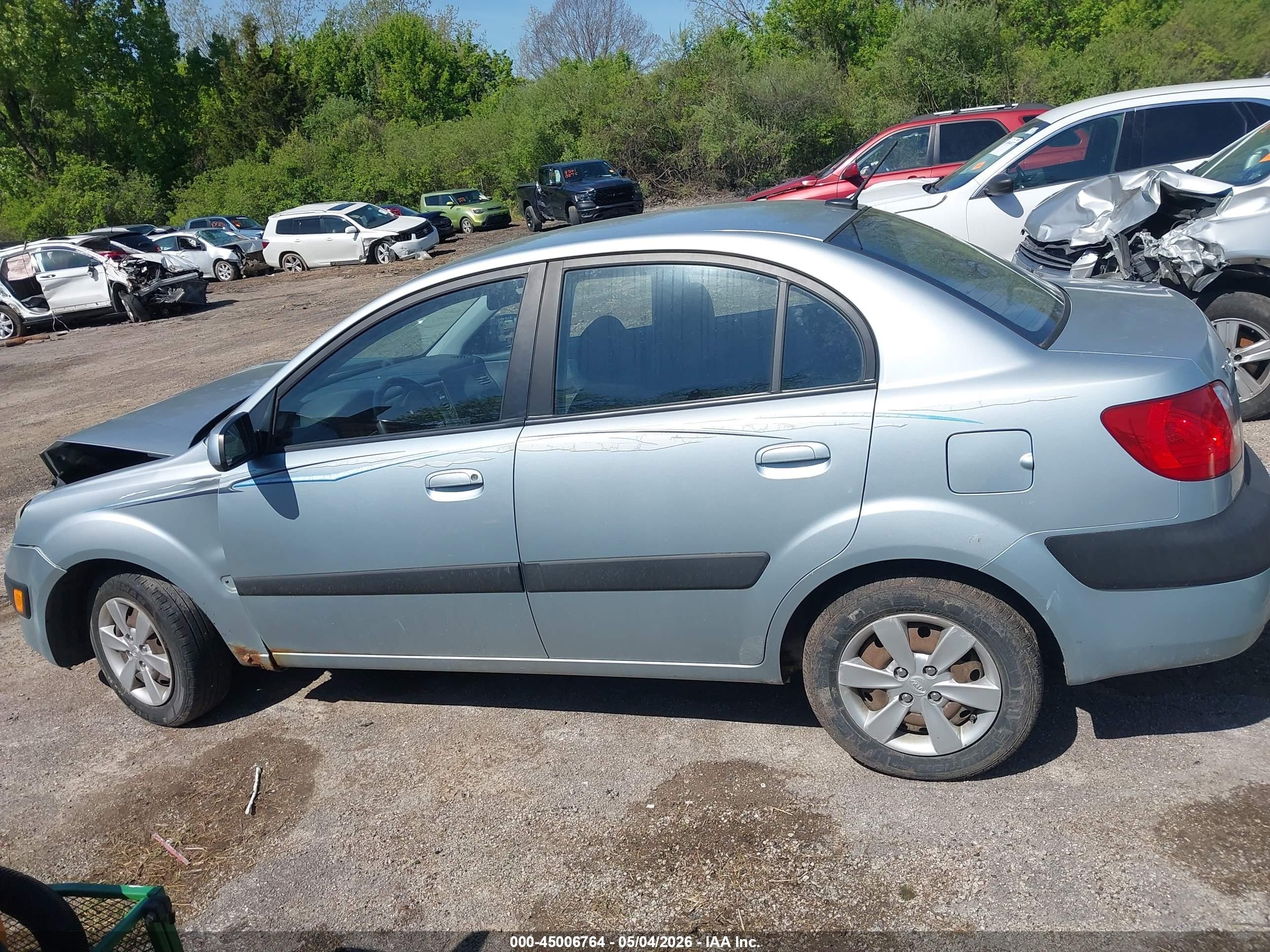 2009 Kia Rio Lx Silver vin: KNADE223996509761