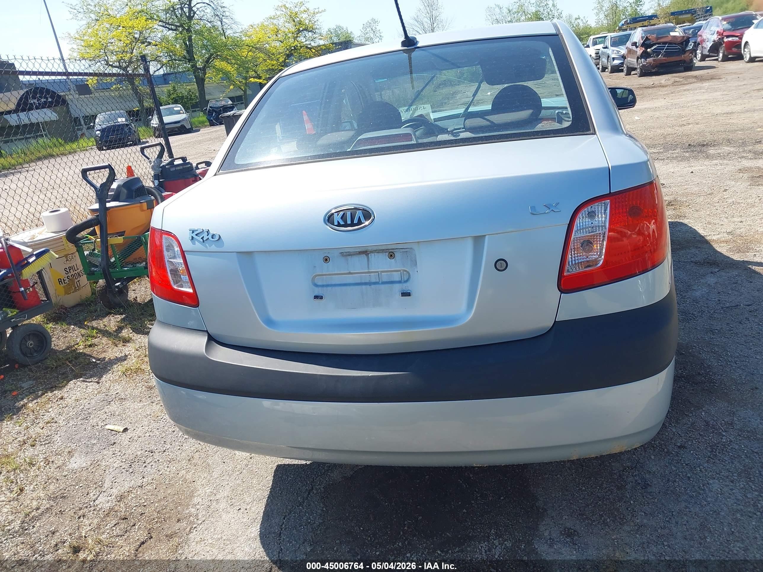 2009 Kia Rio Lx Silver vin: KNADE223996509761