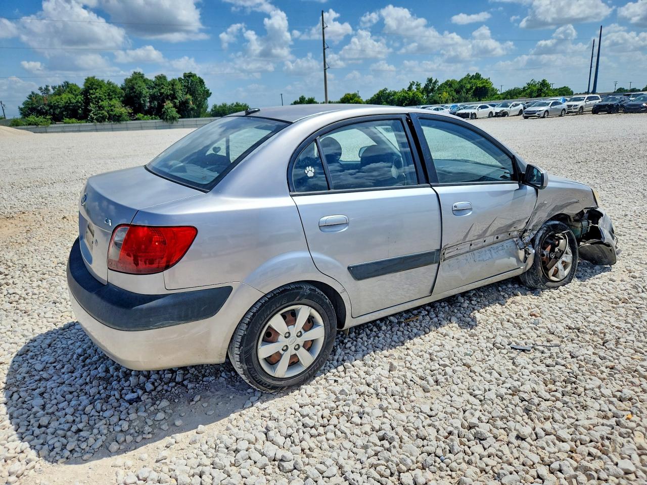 2009 Kia Rio Base Silver vin: KNADE223X96444628