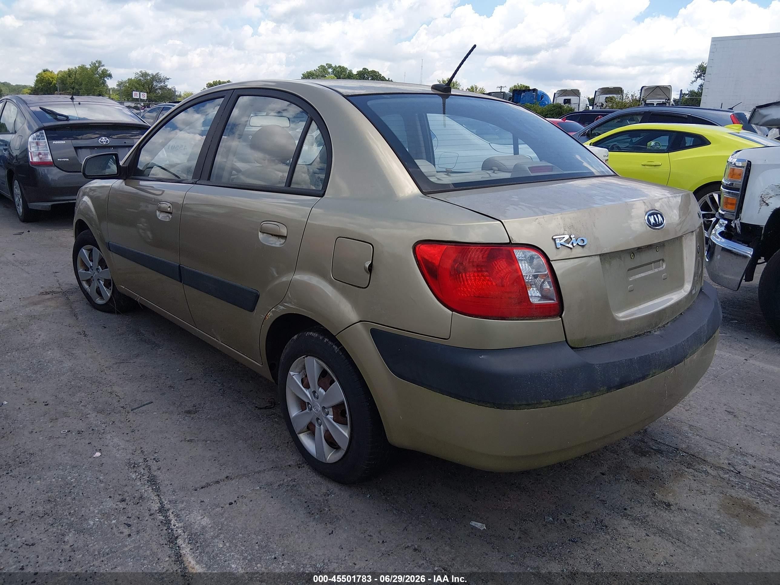 2009 Kia Rio Lx Gold vin: KNADE223X96500406