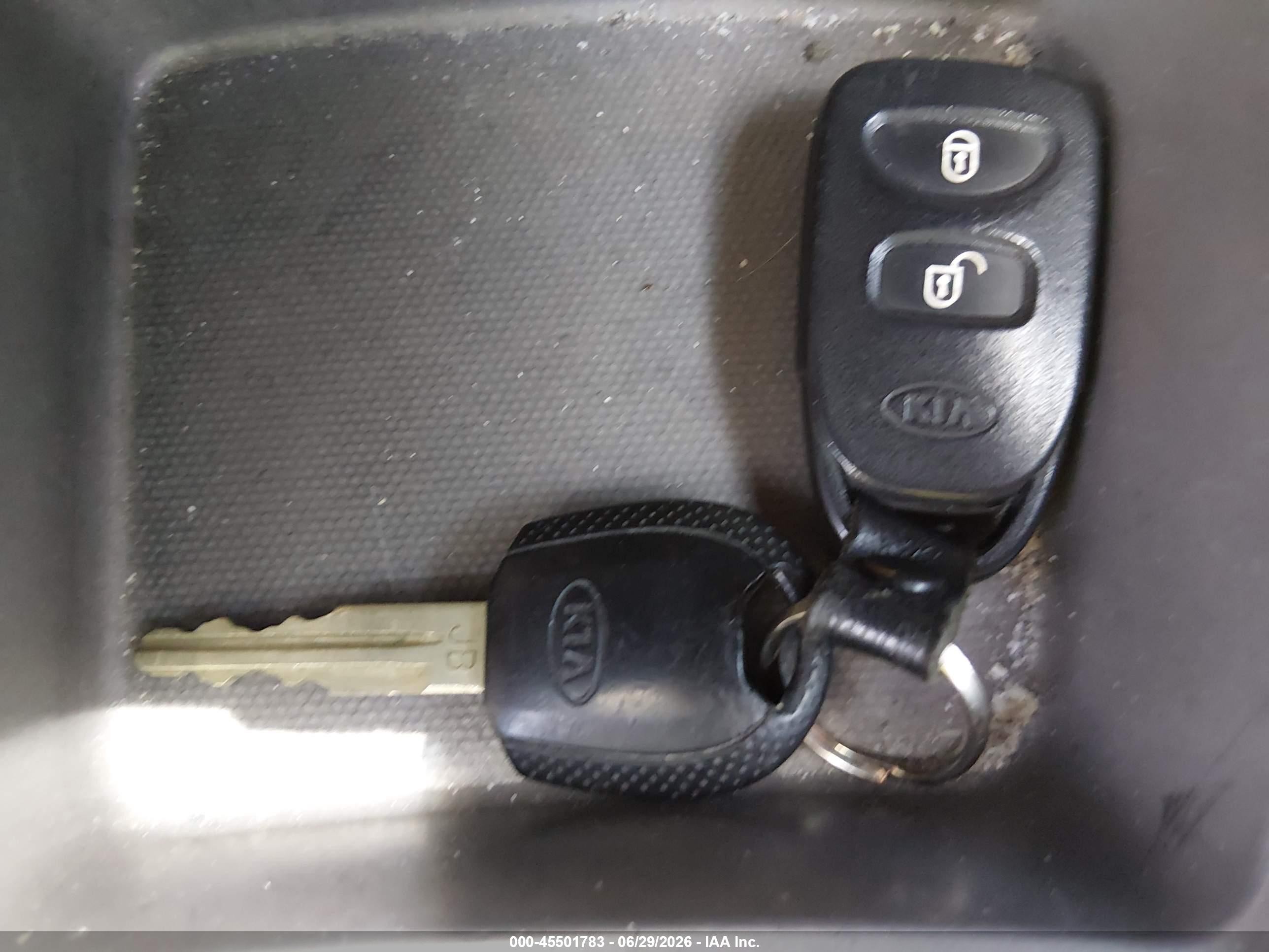 2009 Kia Rio Lx Gold vin: KNADE223X96500406