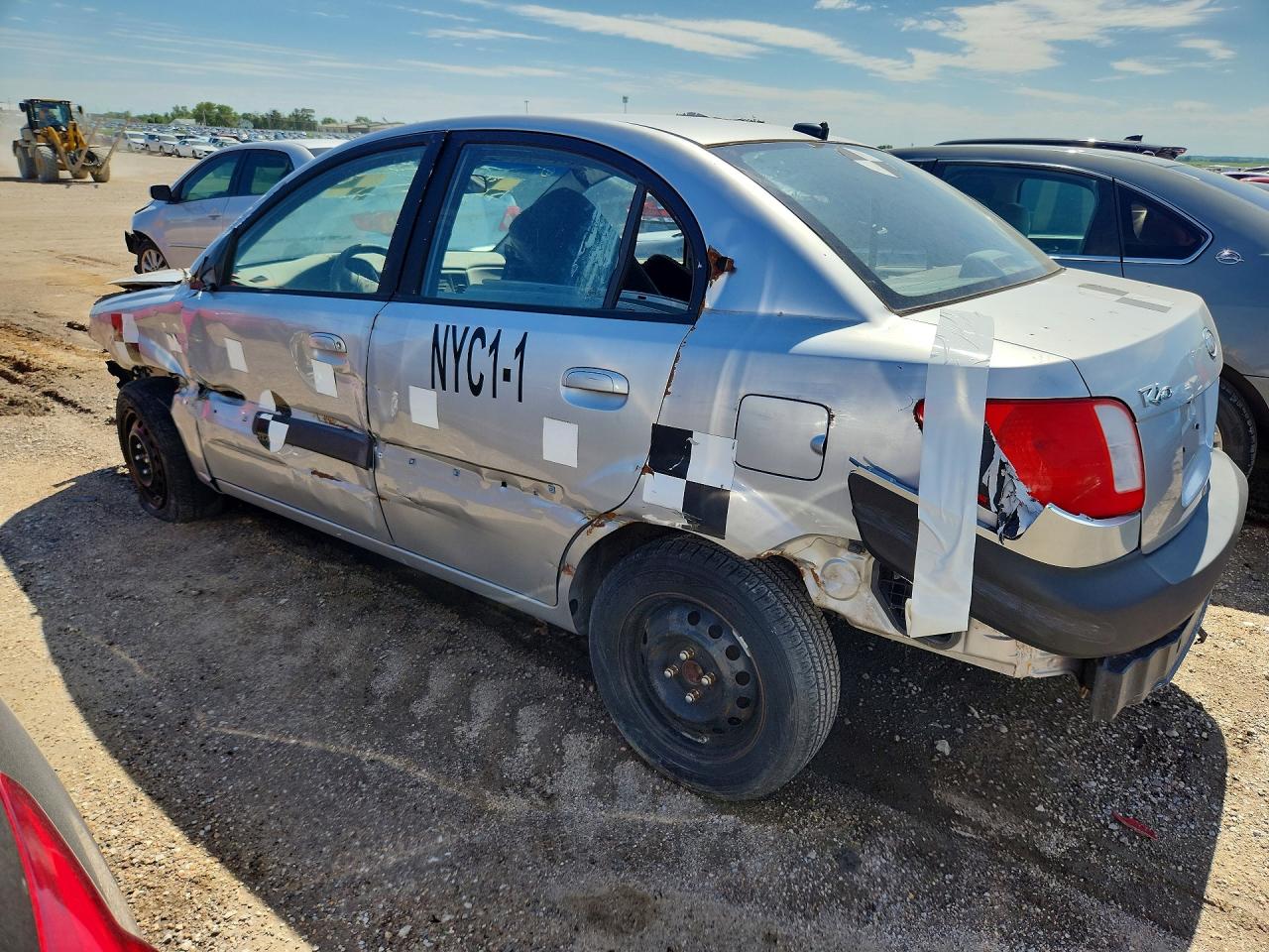 2009 Kia Rio Base Silver vin: KNADE223X96522874