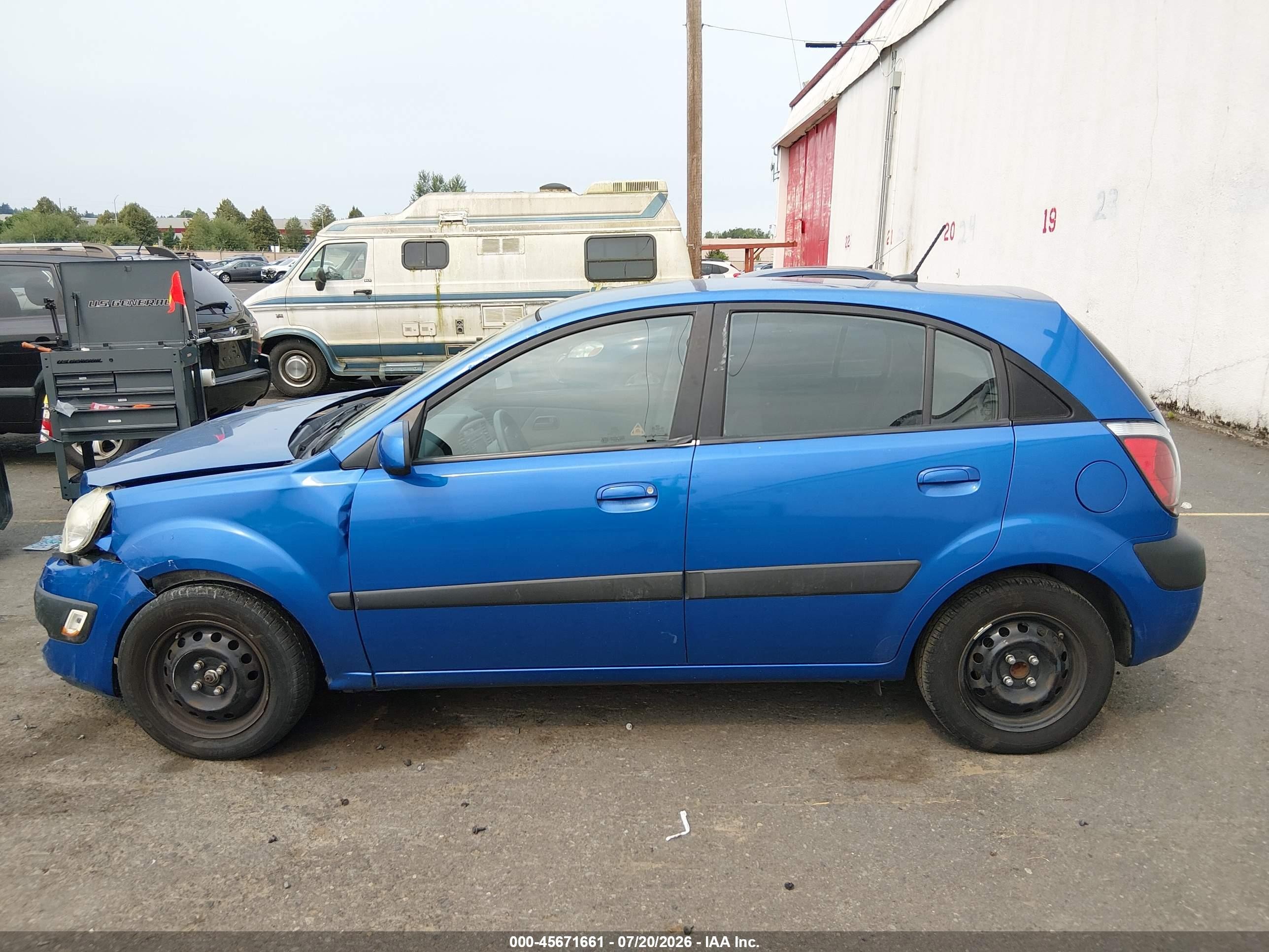 2009 Kia Rio5 Lx Blue vin: KNADE243196493231