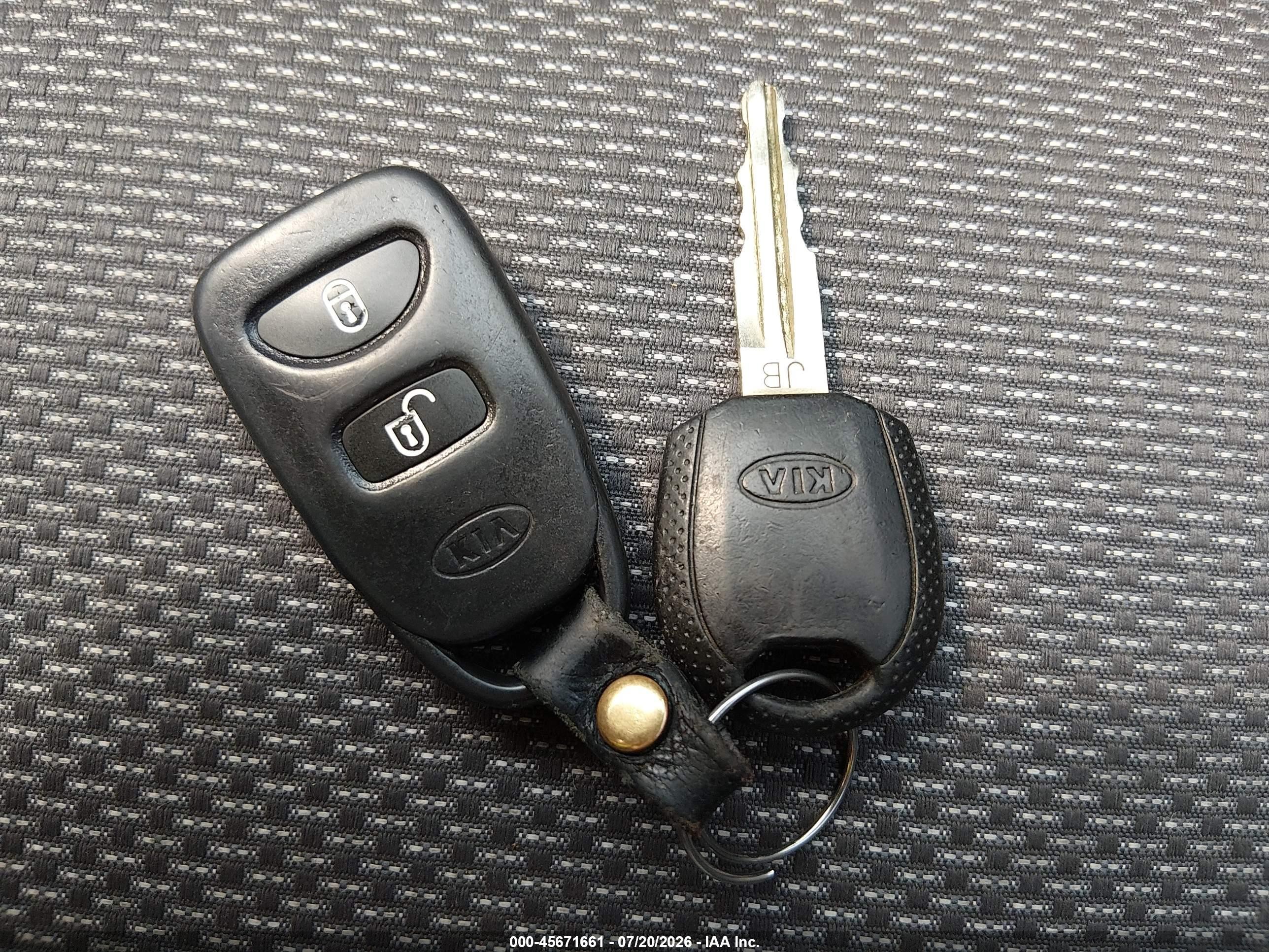2009 Kia Rio5 Lx Blue vin: KNADE243196493231