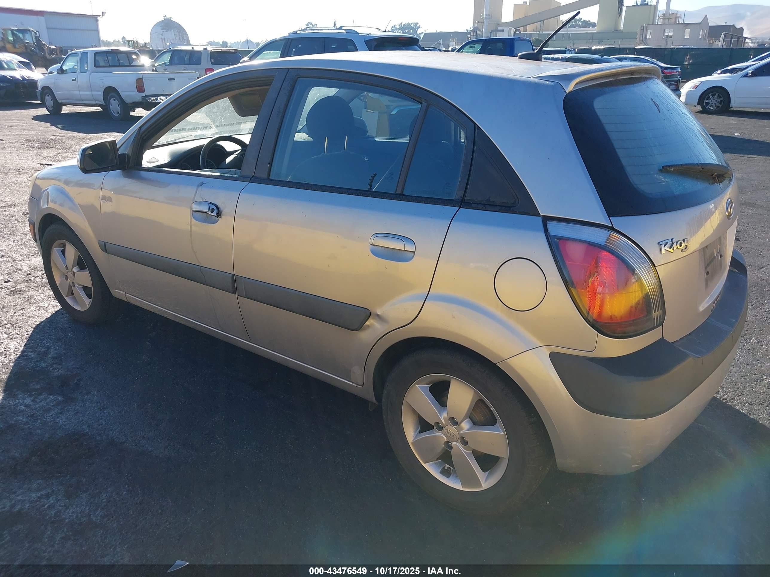 2009 Kia Rio5 Sx Silver vin: KNADE243496483647