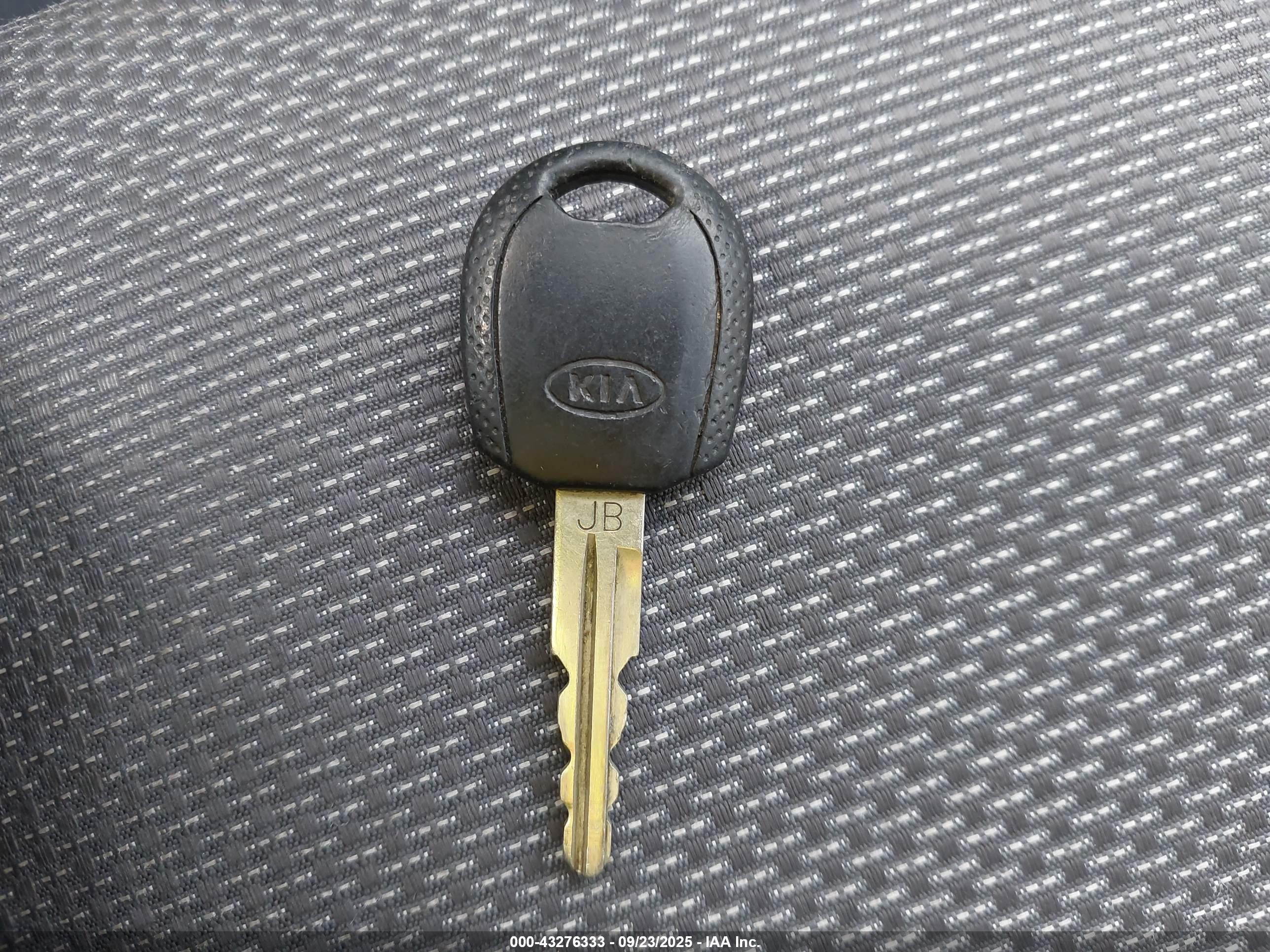 2009 Kia Rio5 Lx Orange vin: KNADE243696544173
